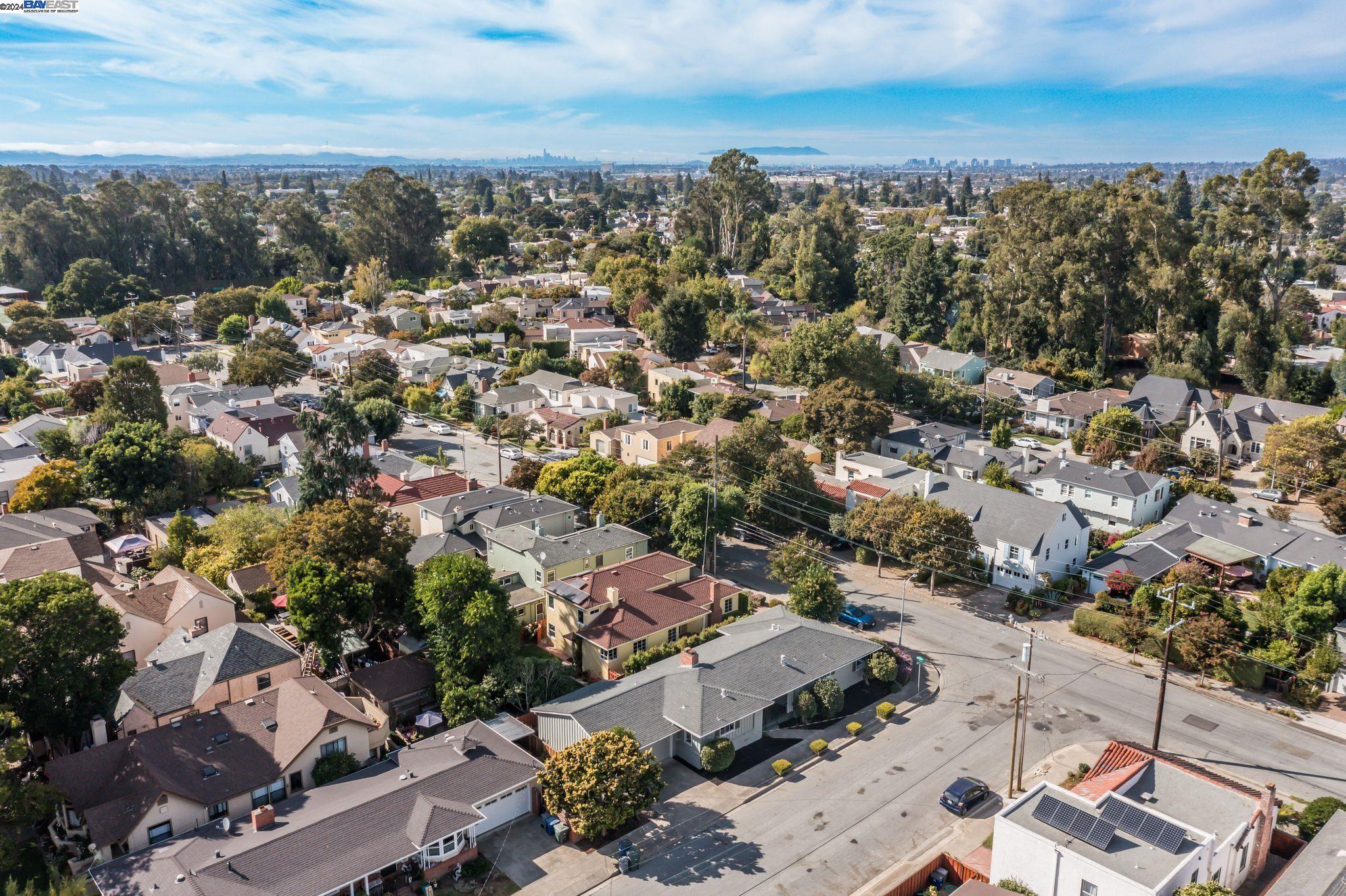 1013 San Rafael St