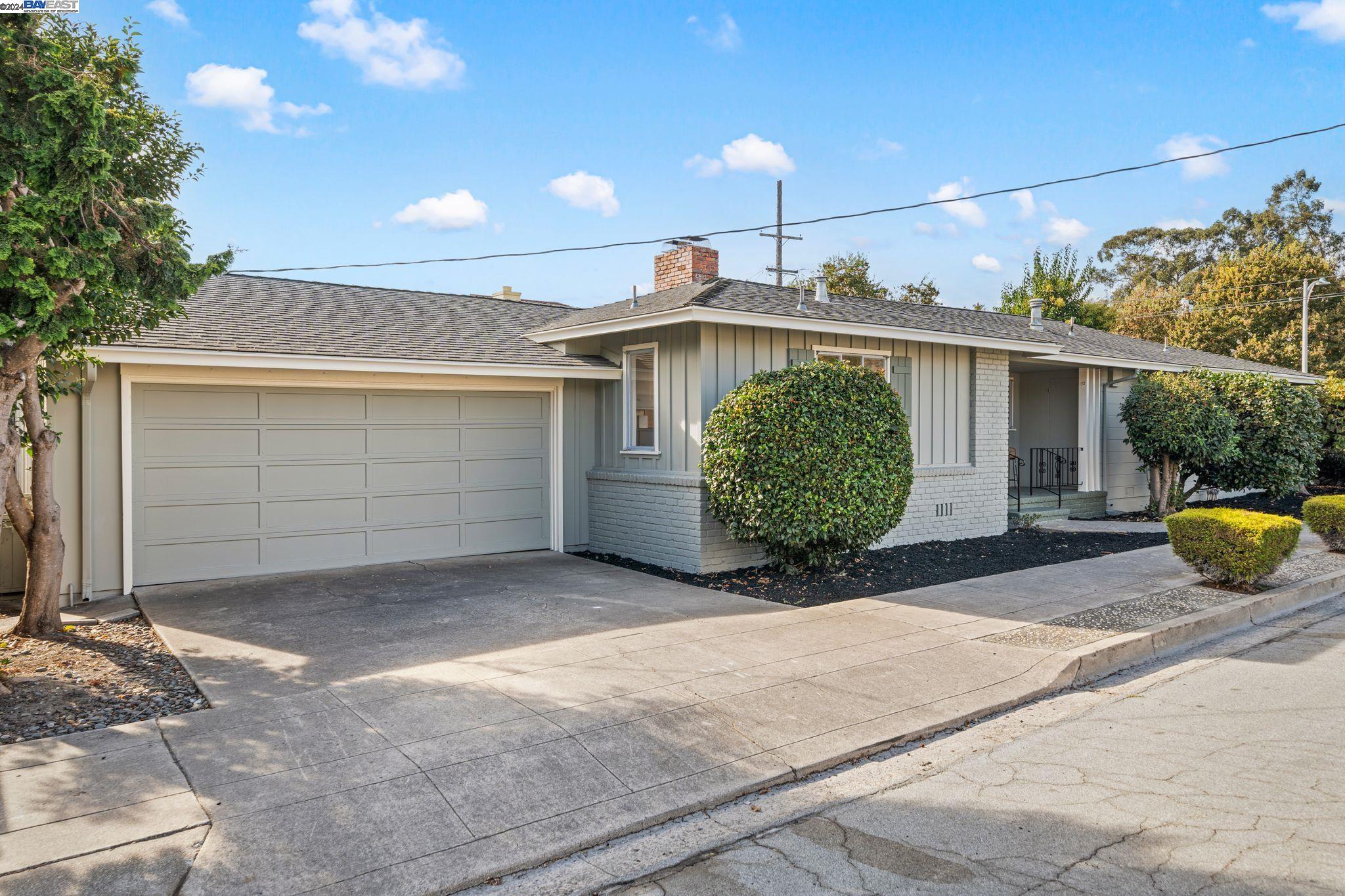 1013 San Rafael St