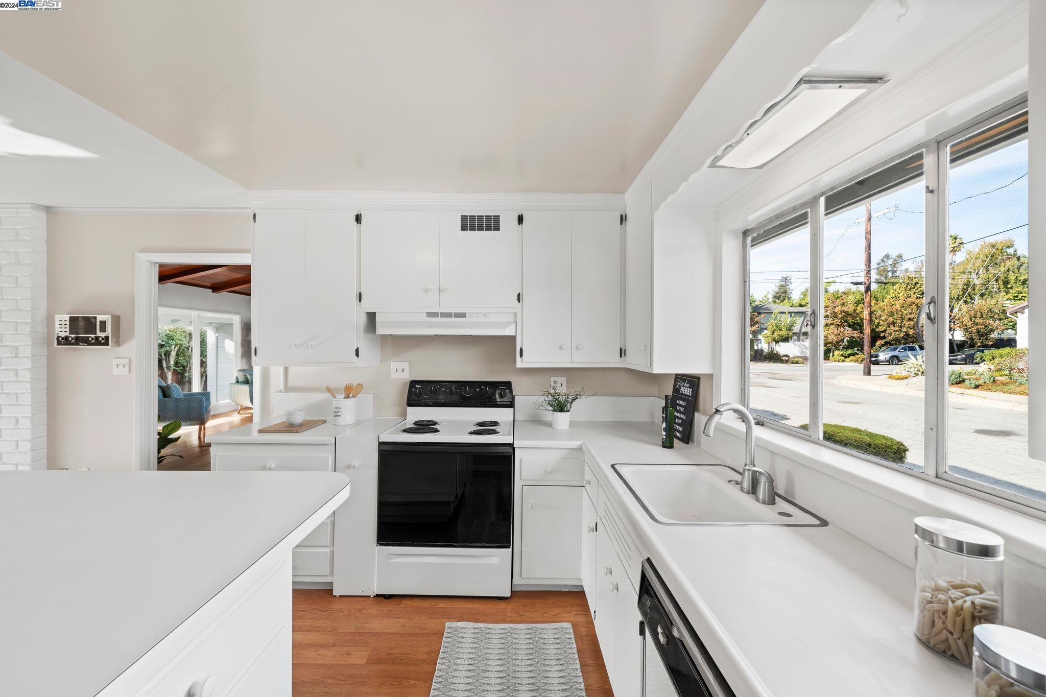 1013 San Rafael St