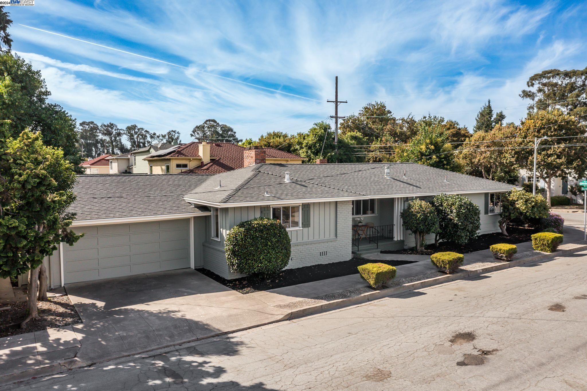 1013 San Rafael St