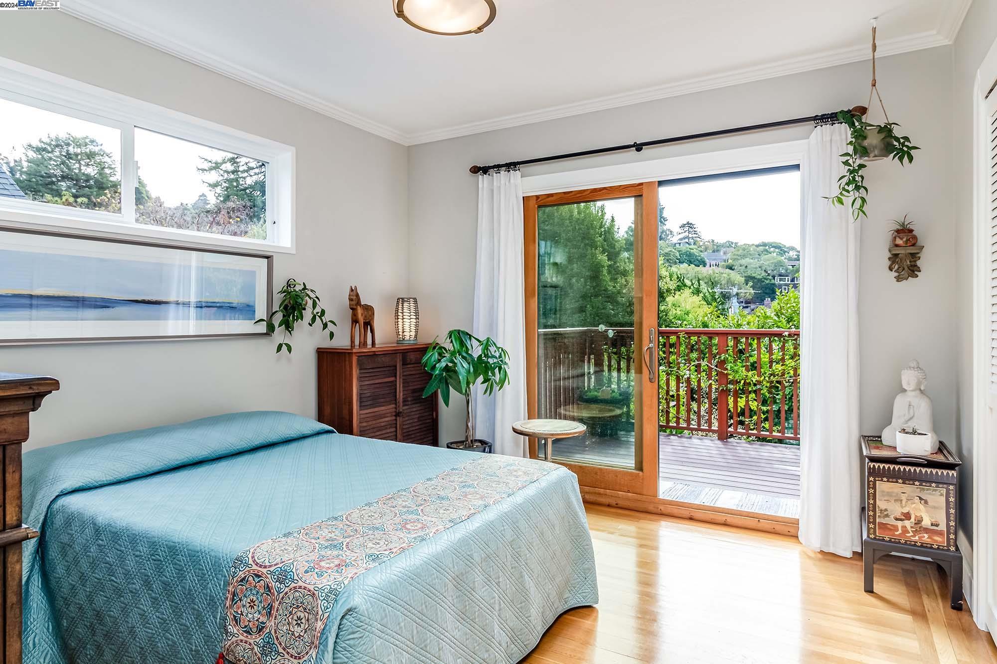 1652 Oak View Avenue