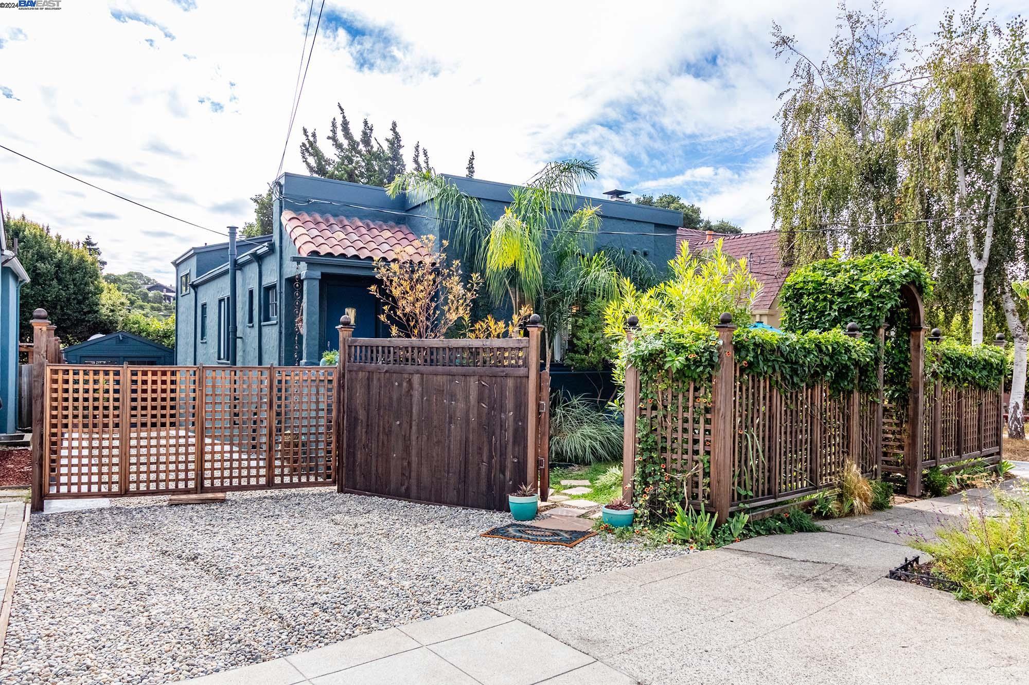 1652 Oak View Avenue