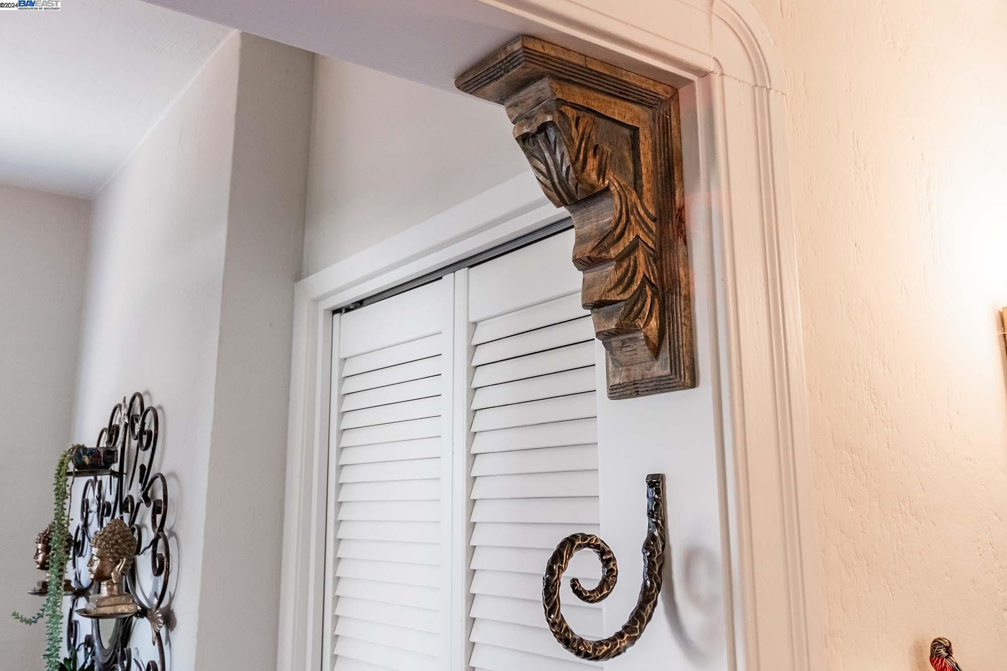 1652 Oak View Avenue