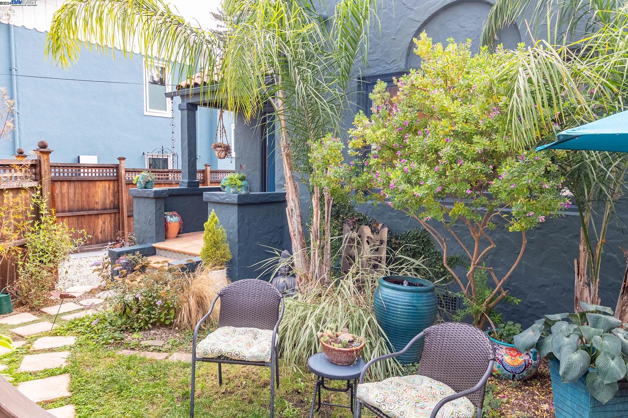 1652 Oak View Avenue