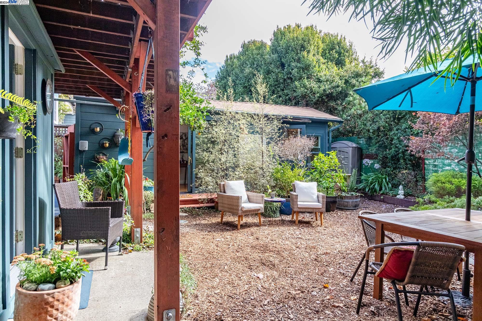 1652 Oak View Avenue