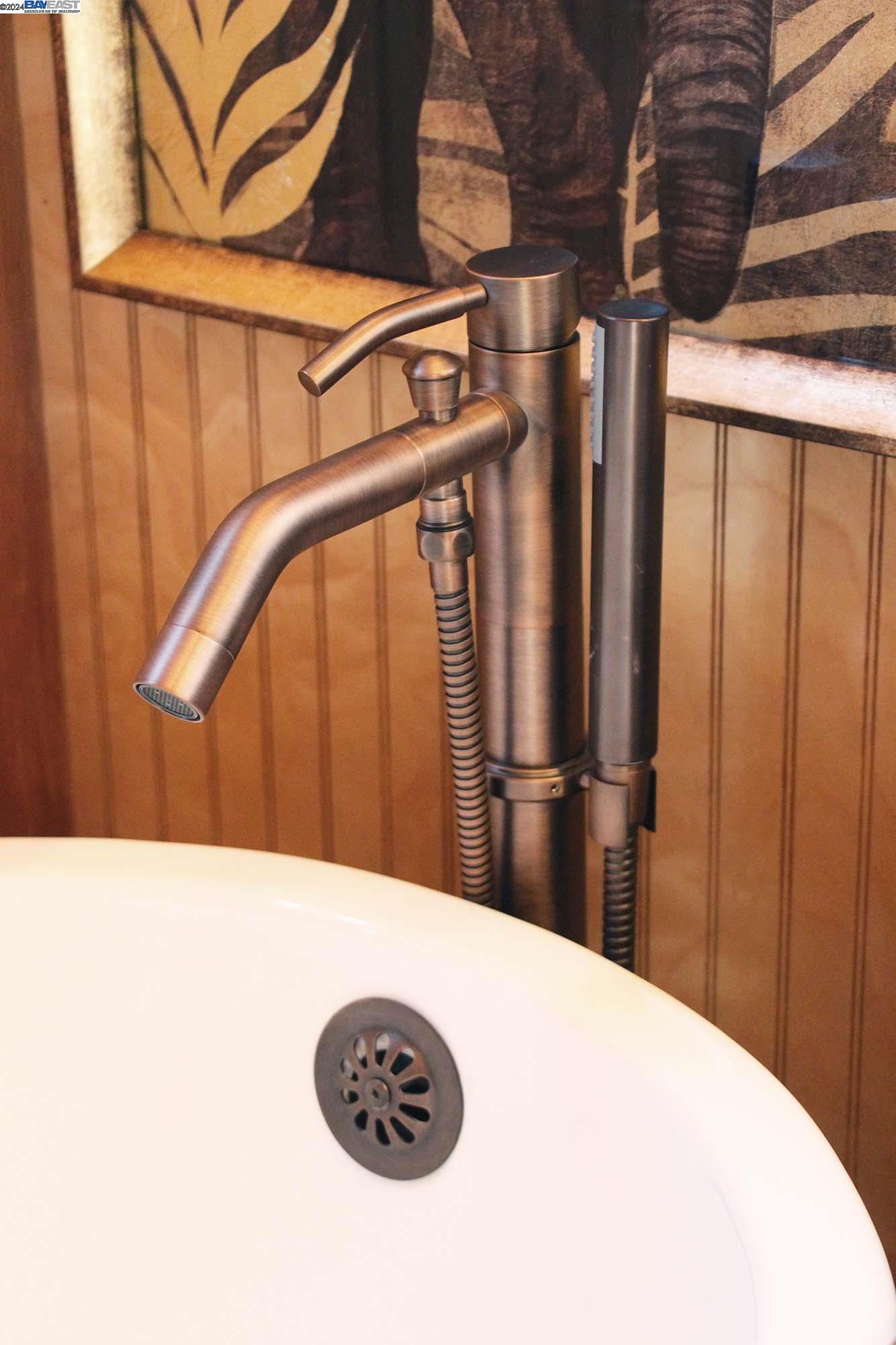 1652 Oak View Avenue