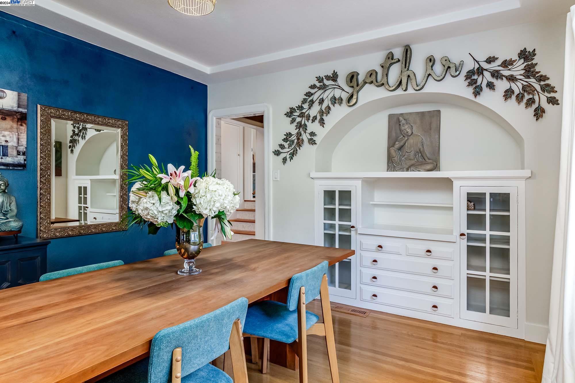 1652 Oak View Avenue