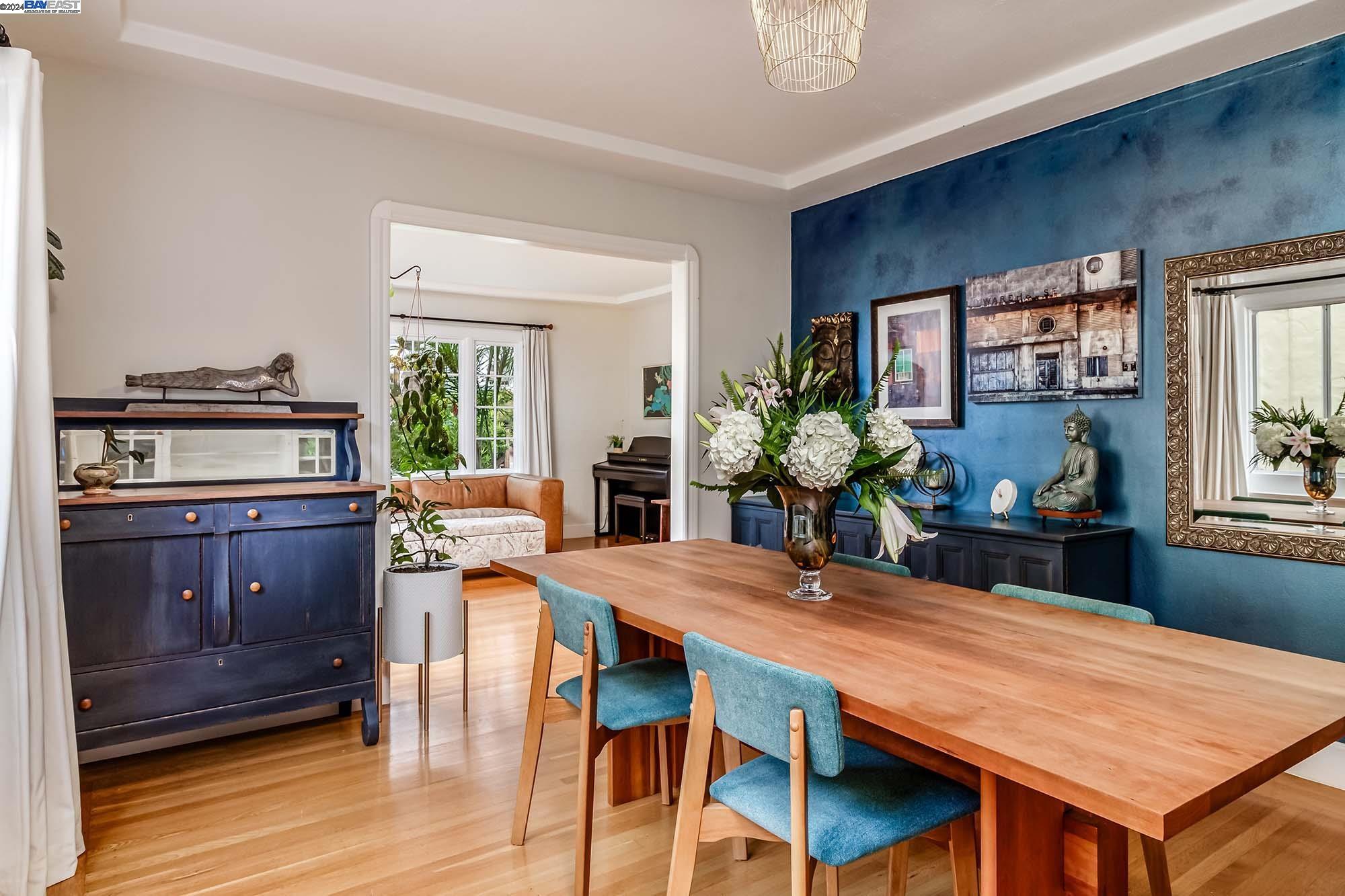 1652 Oak View Avenue