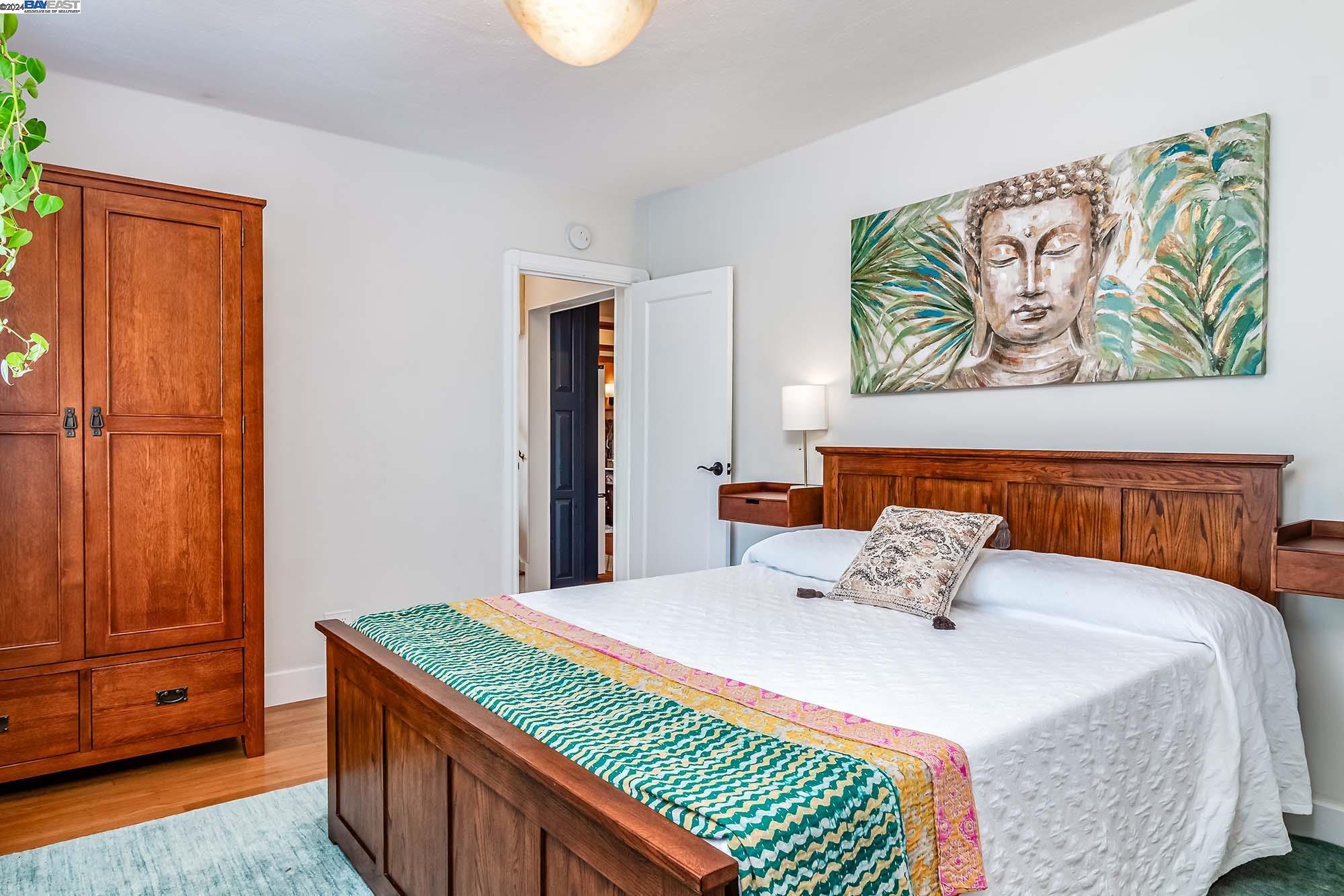 1652 Oak View Avenue