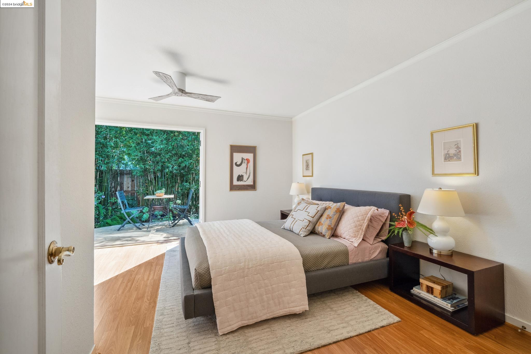 6102 Santa Cruz Ave