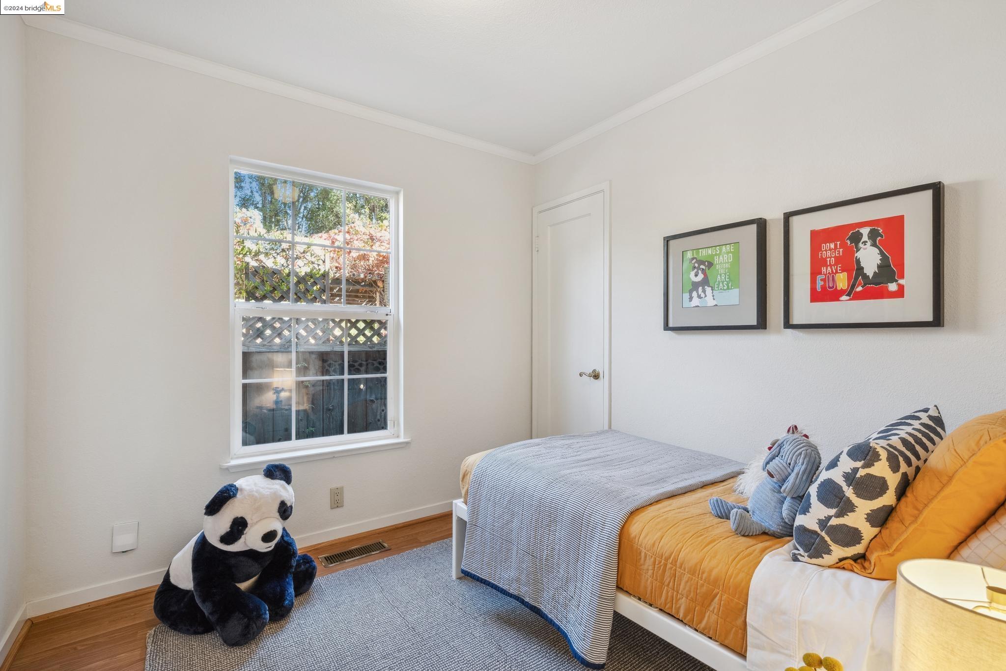 6102 Santa Cruz Ave