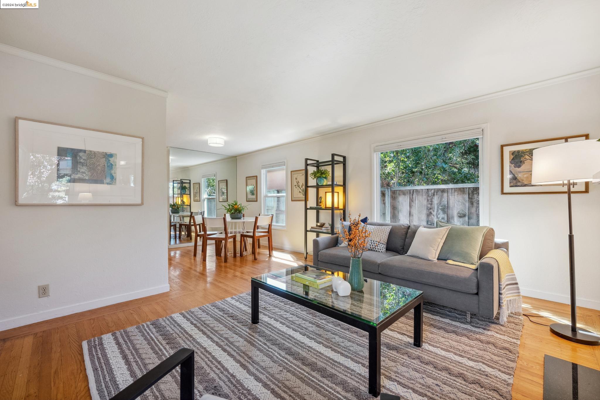 6102 Santa Cruz Ave