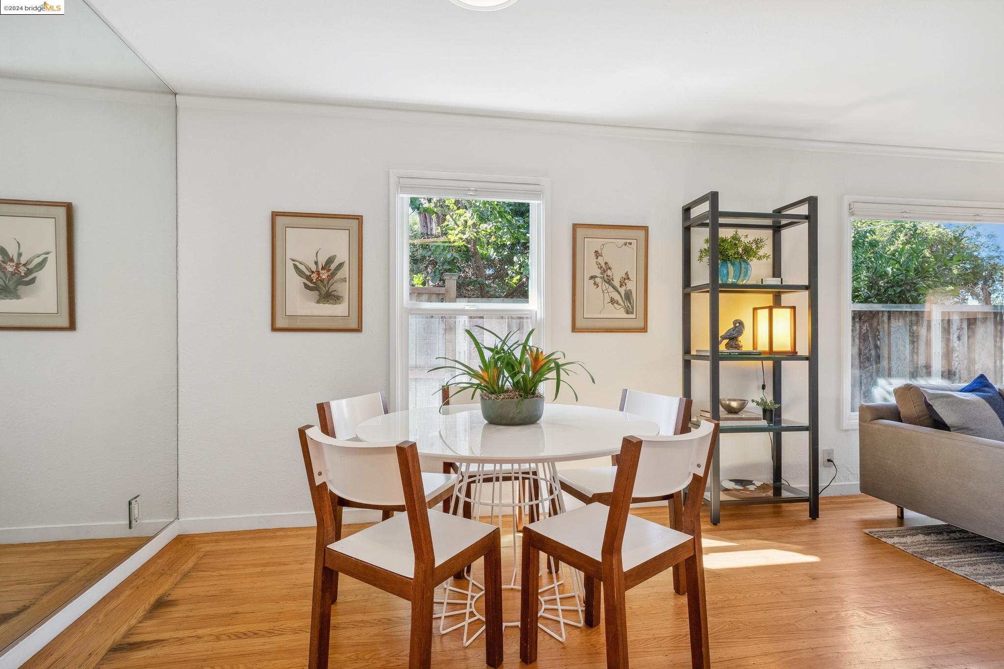 6102 Santa Cruz Ave