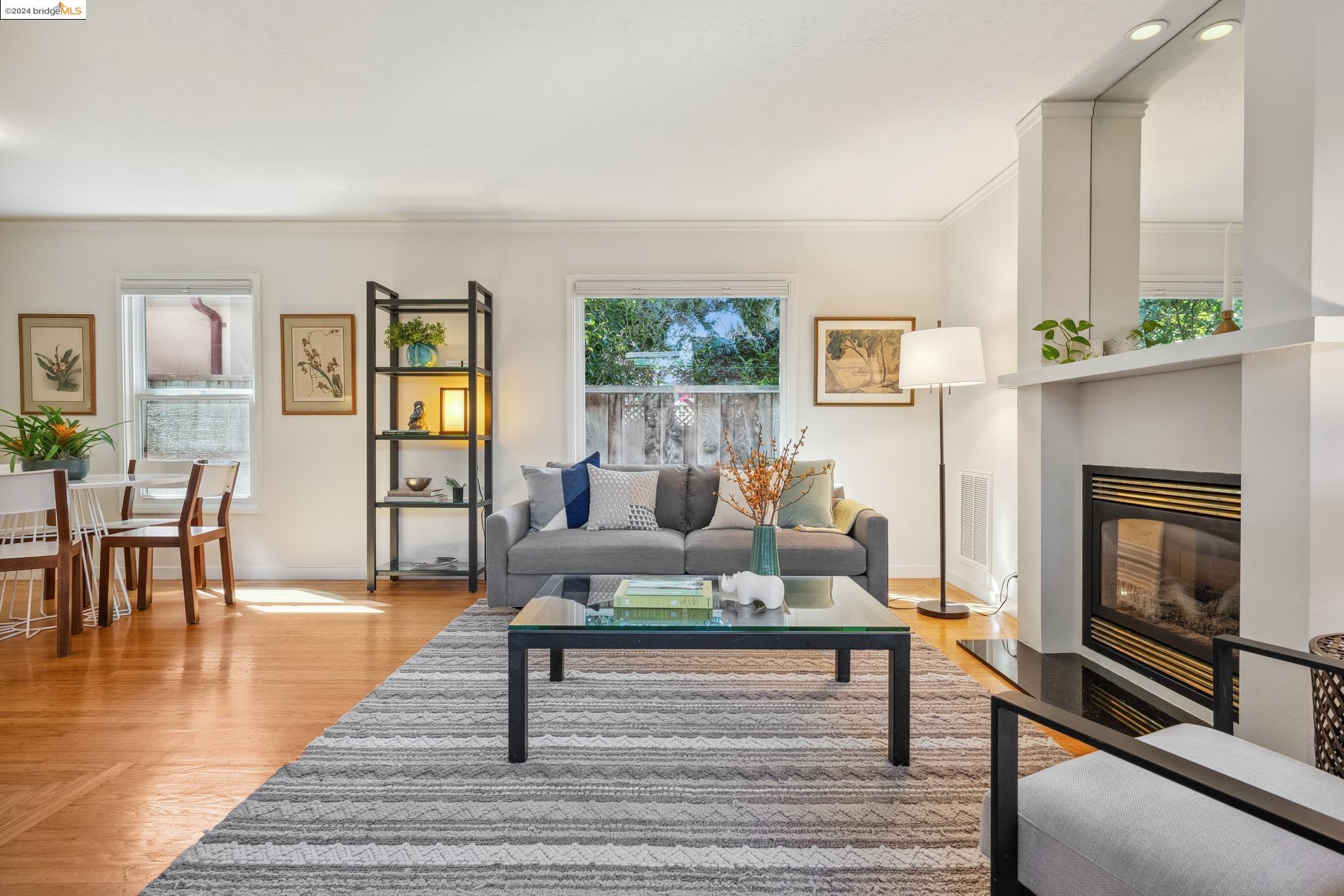 6102 Santa Cruz Ave