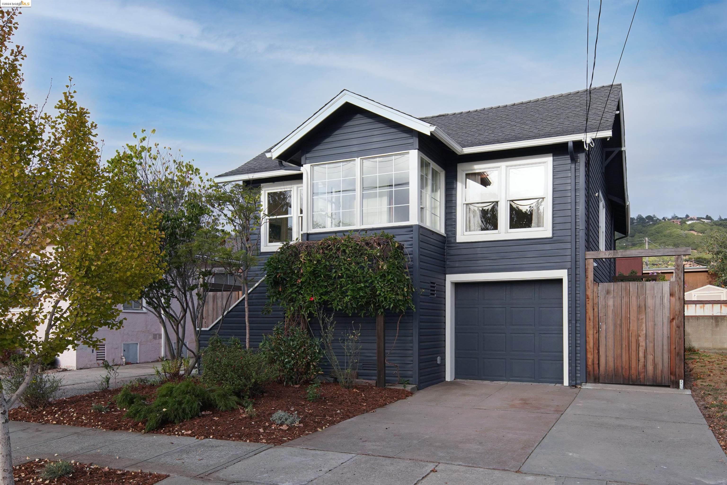 1422 Elm St