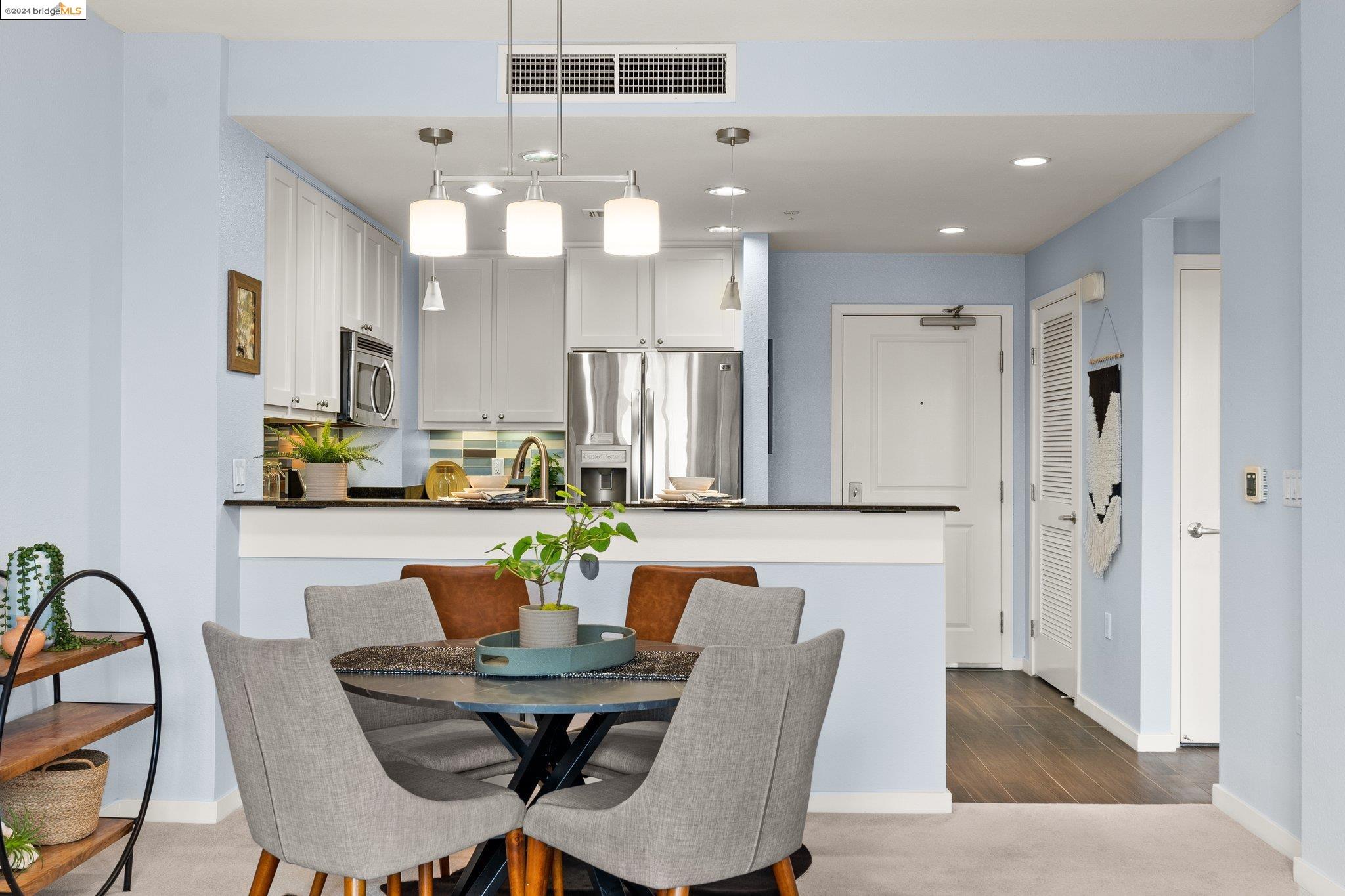 1488 El Camino Real # 302