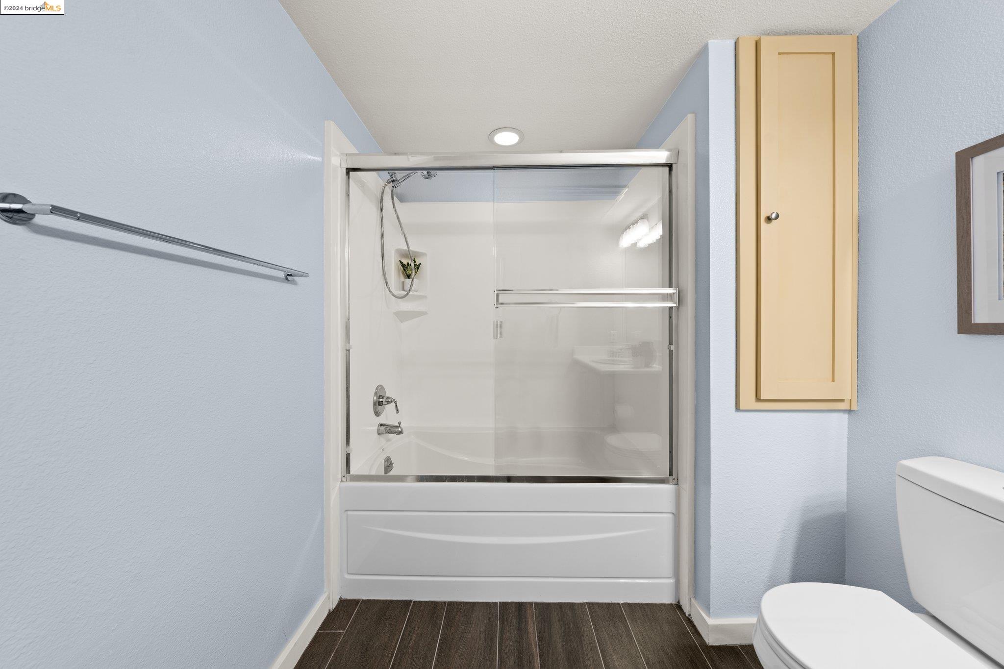 1488 El Camino Real # 302