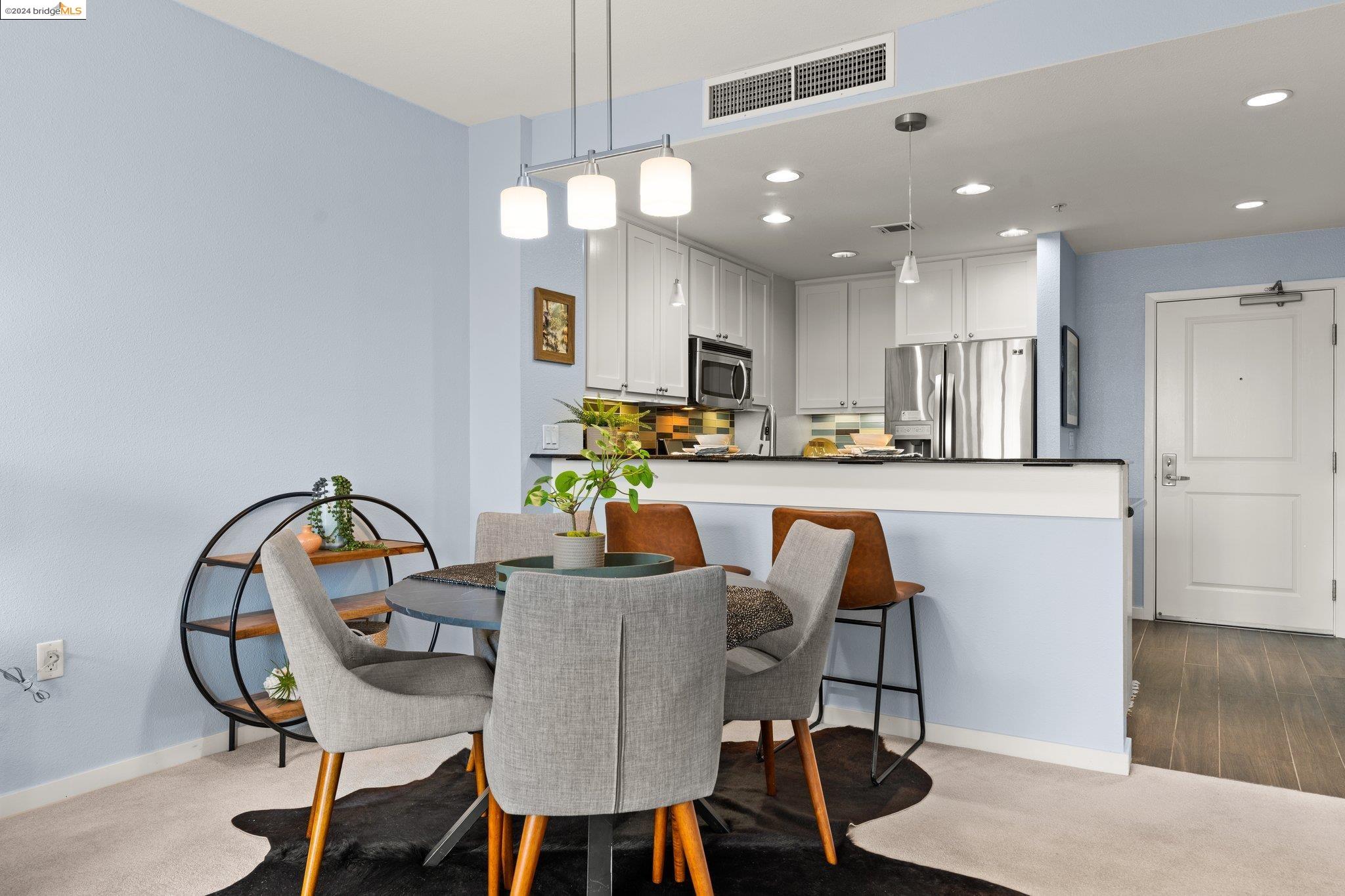 1488 El Camino Real # 302