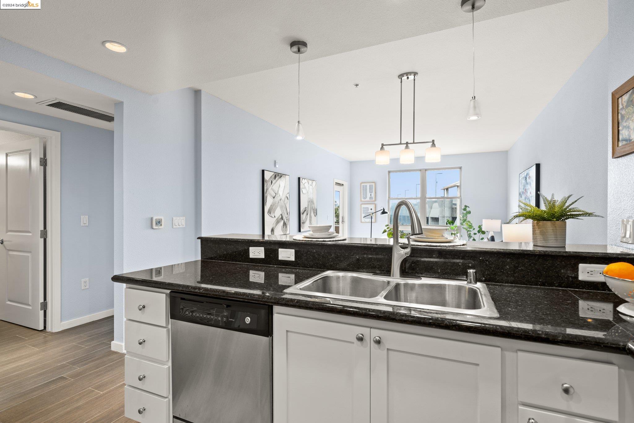 1488 El Camino Real # 302