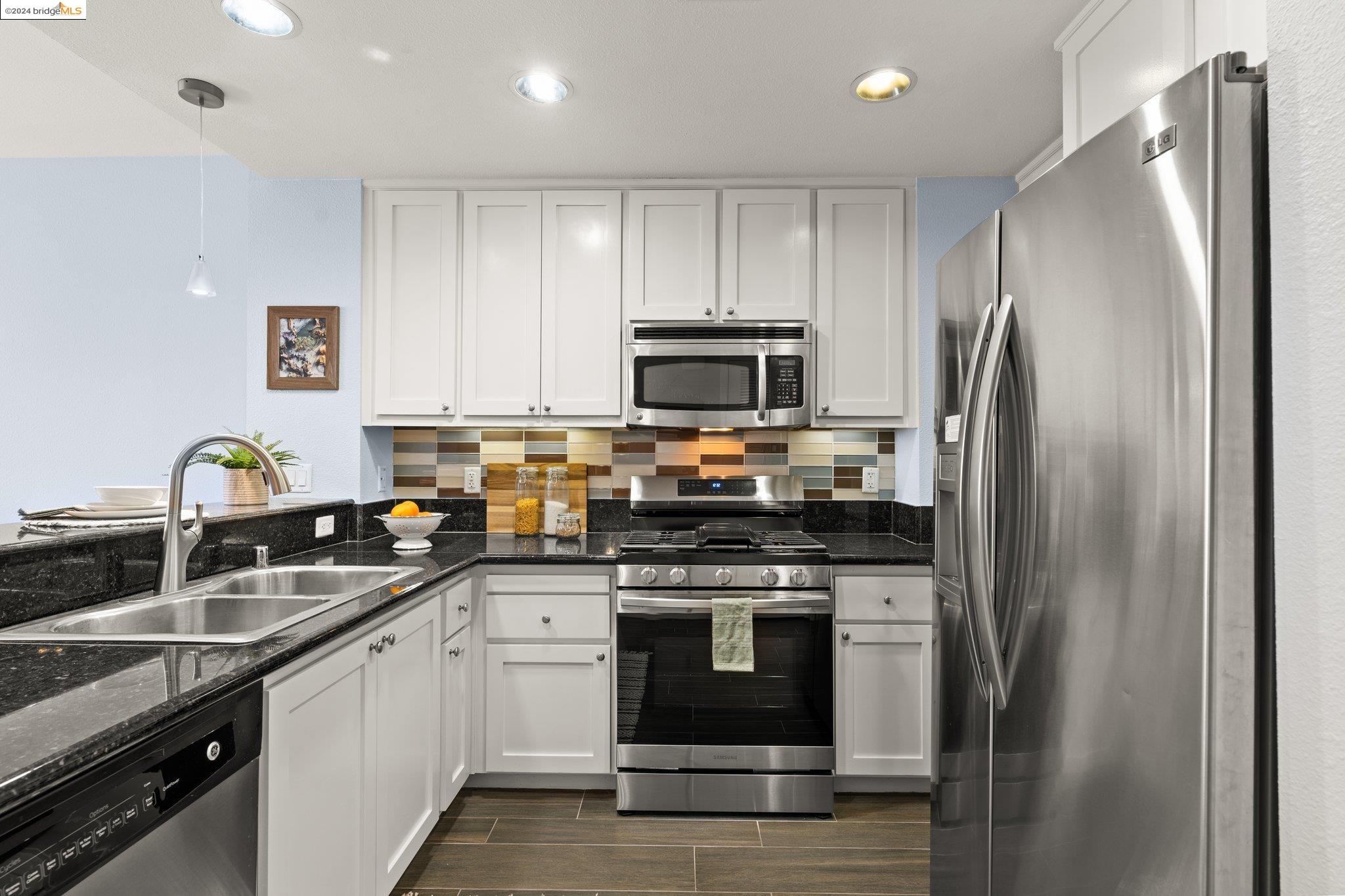 1488 El Camino Real # 302