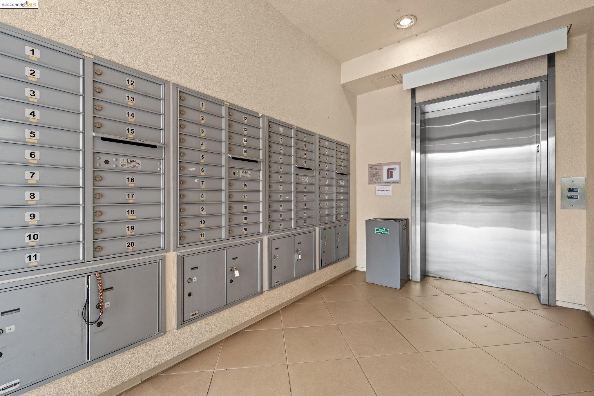 1488 El Camino Real # 302