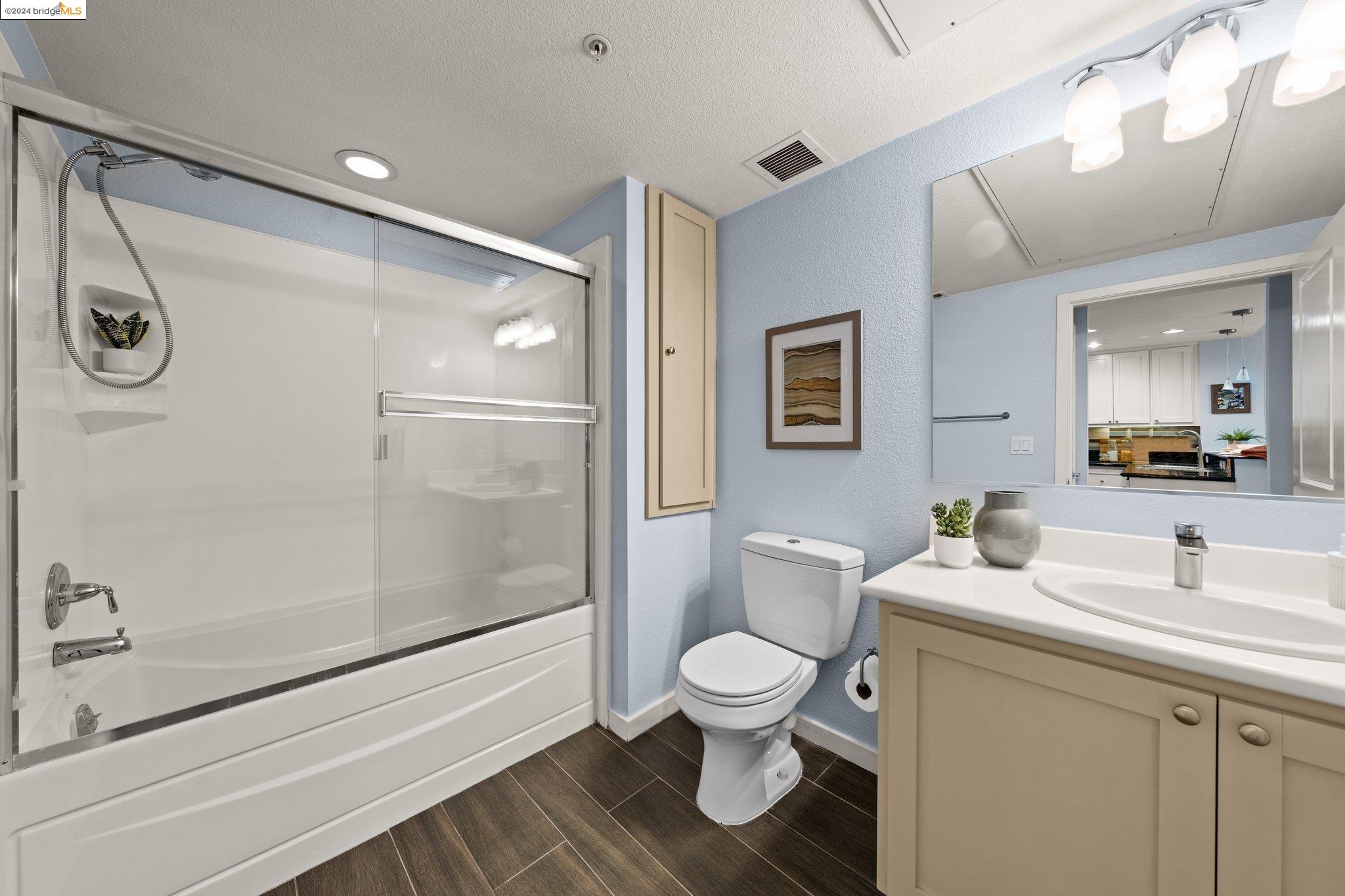 1488 El Camino Real # 302