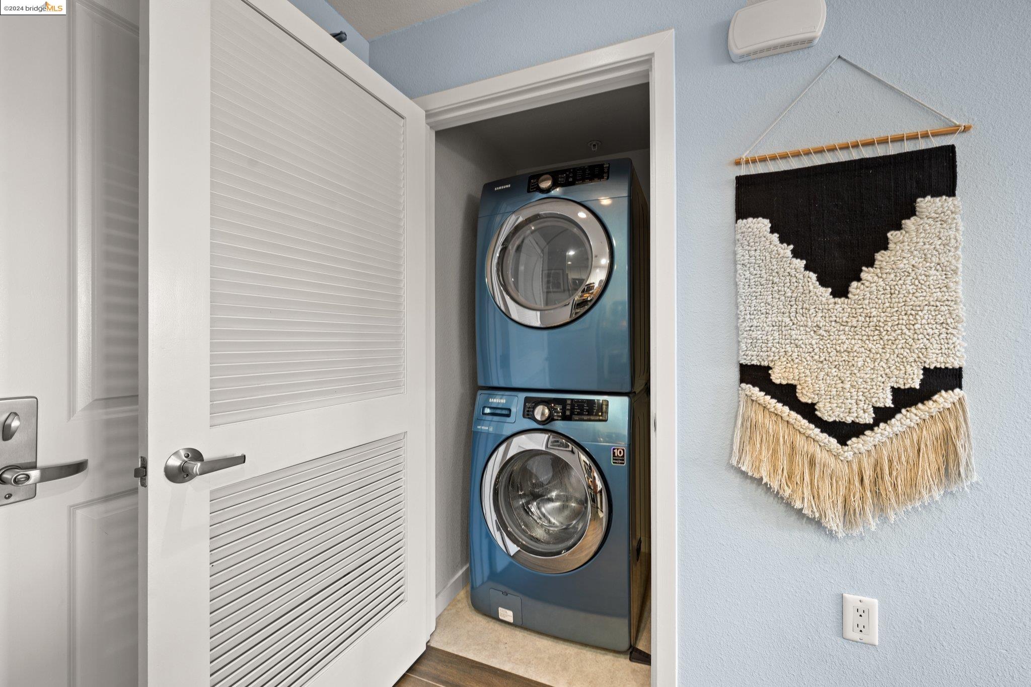 1488 El Camino Real # 302