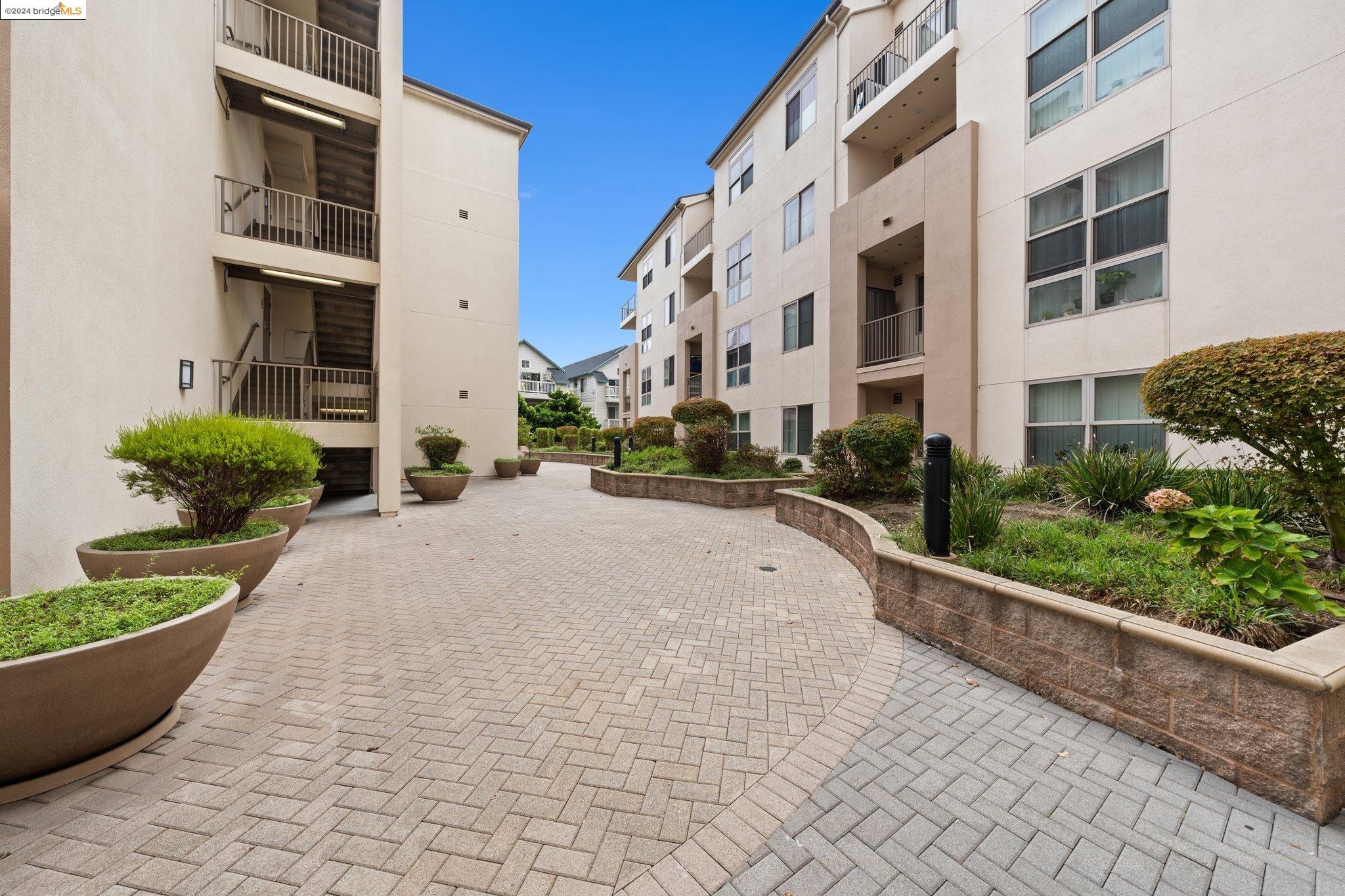 1488 El Camino Real # 302