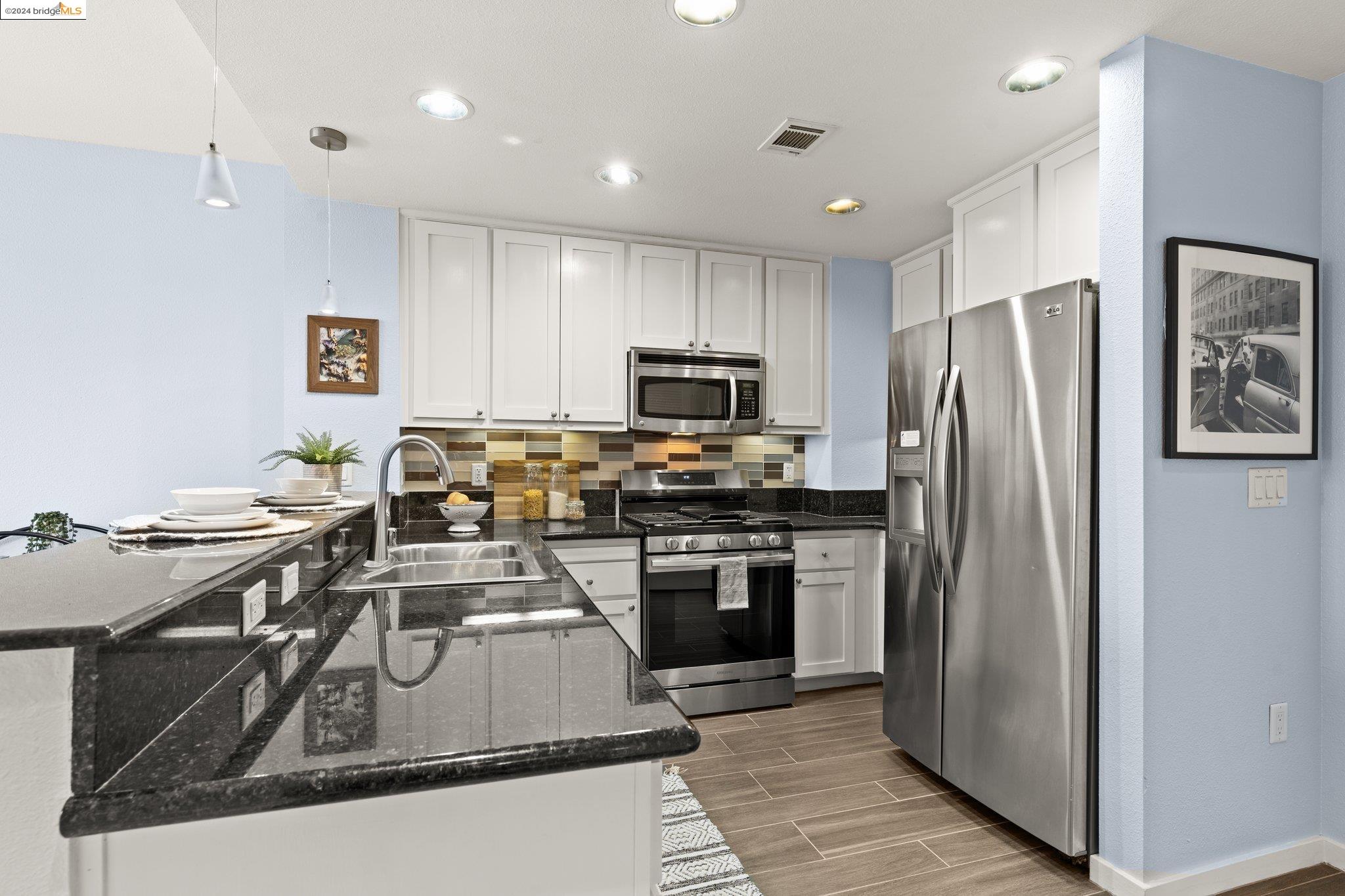 1488 El Camino Real # 302