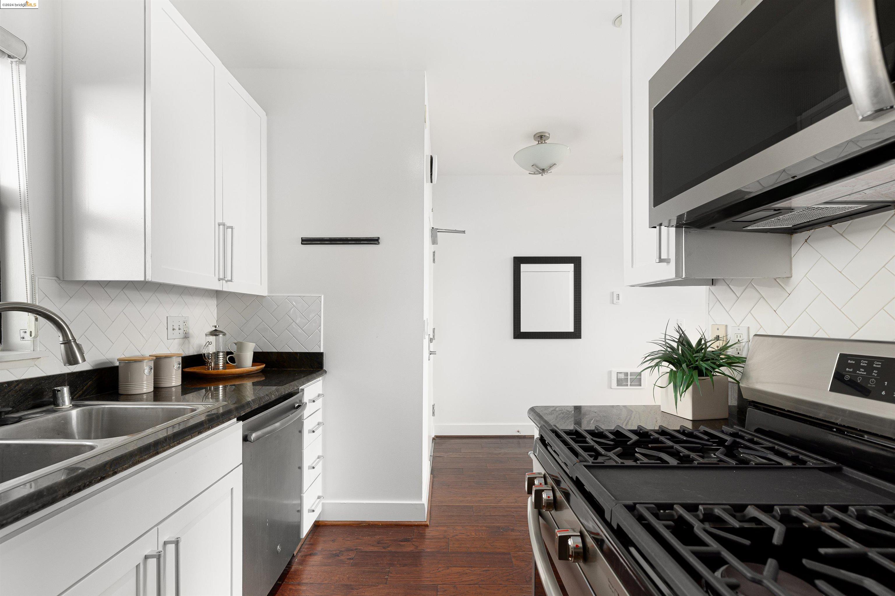 4811 Telegraph Ave # 508