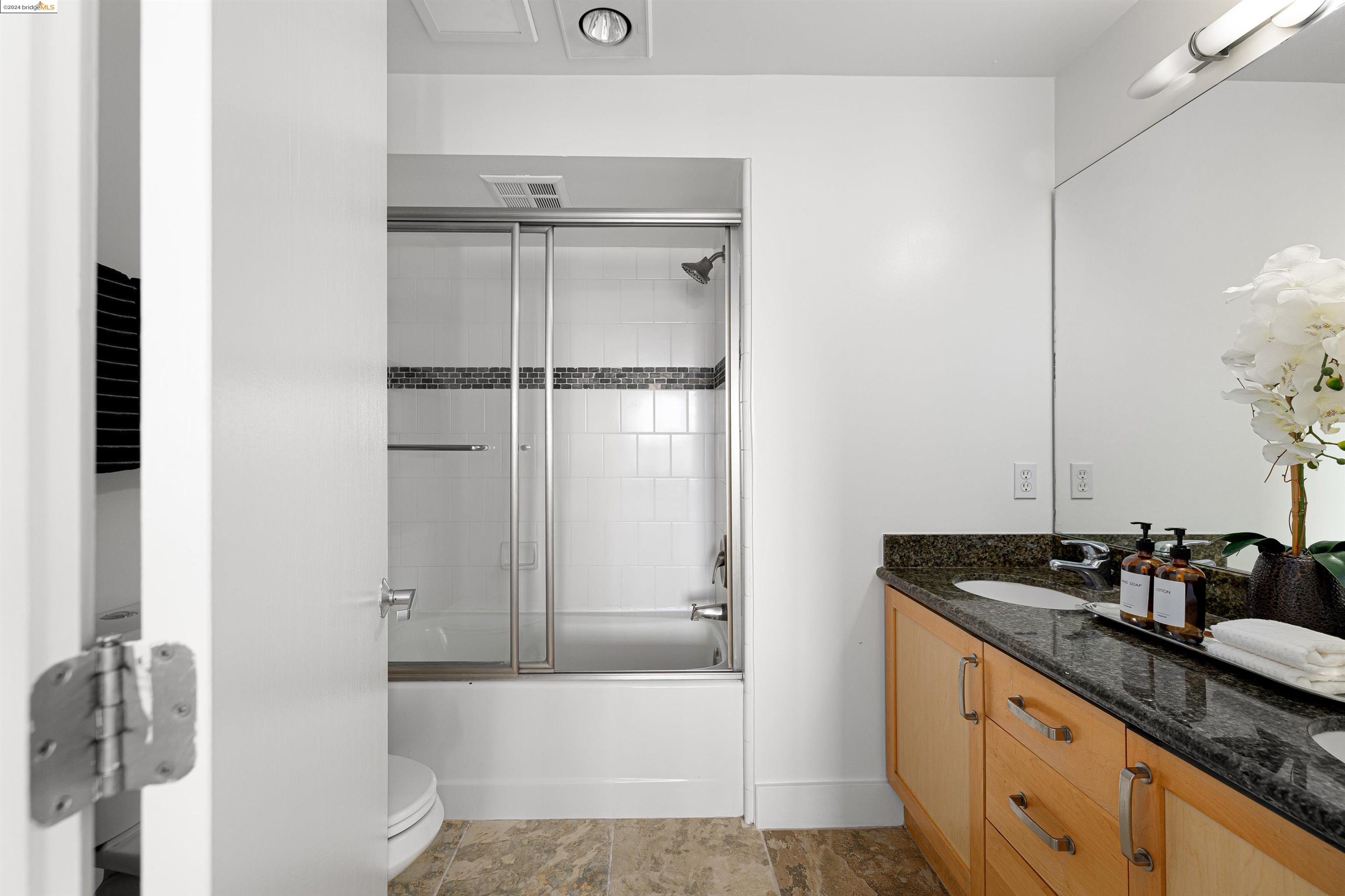 4811 Telegraph Ave # 508