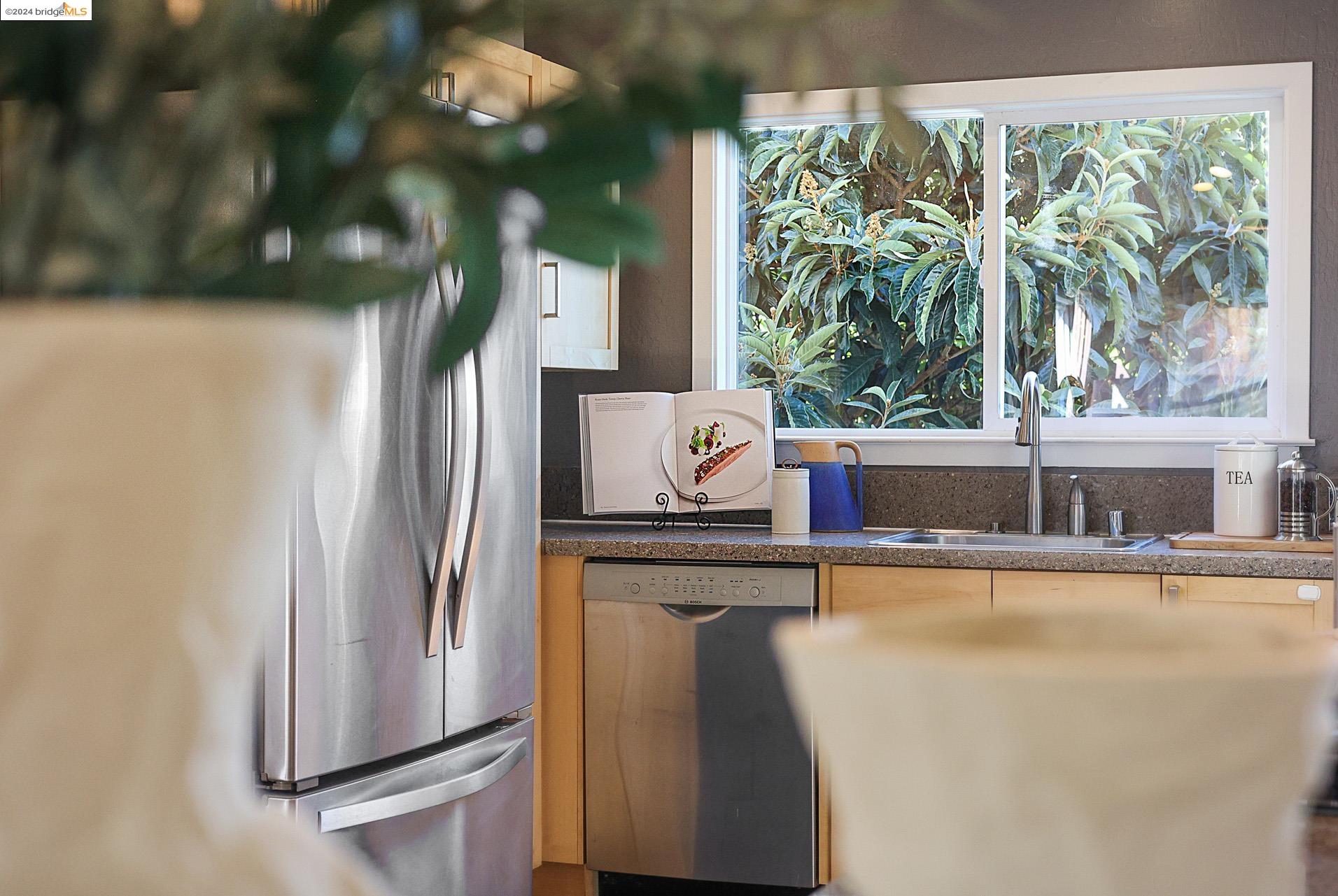6639 Outlook Ave