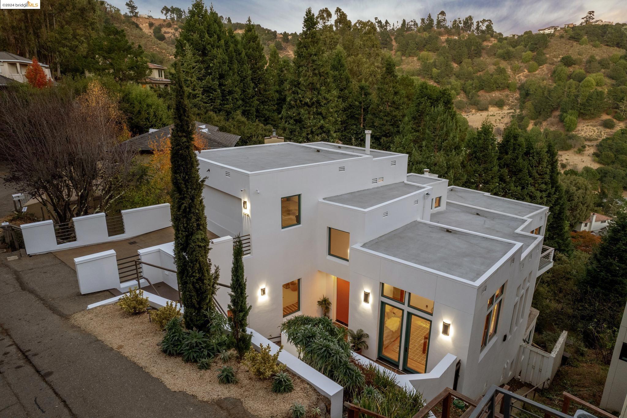 6938 Buckingham Blvd