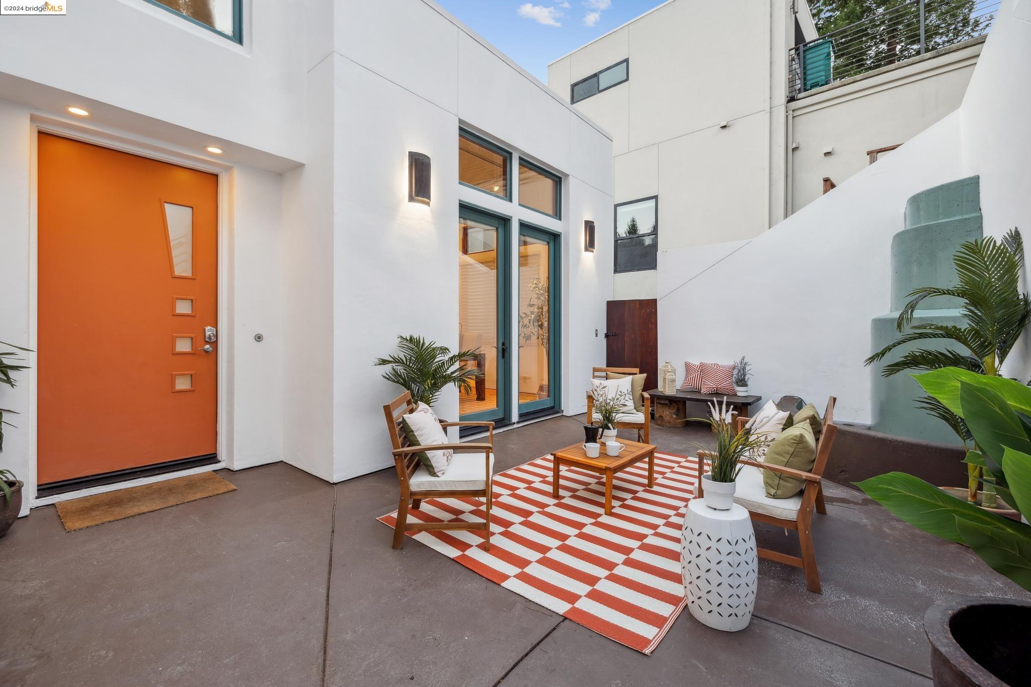 6938 Buckingham Blvd