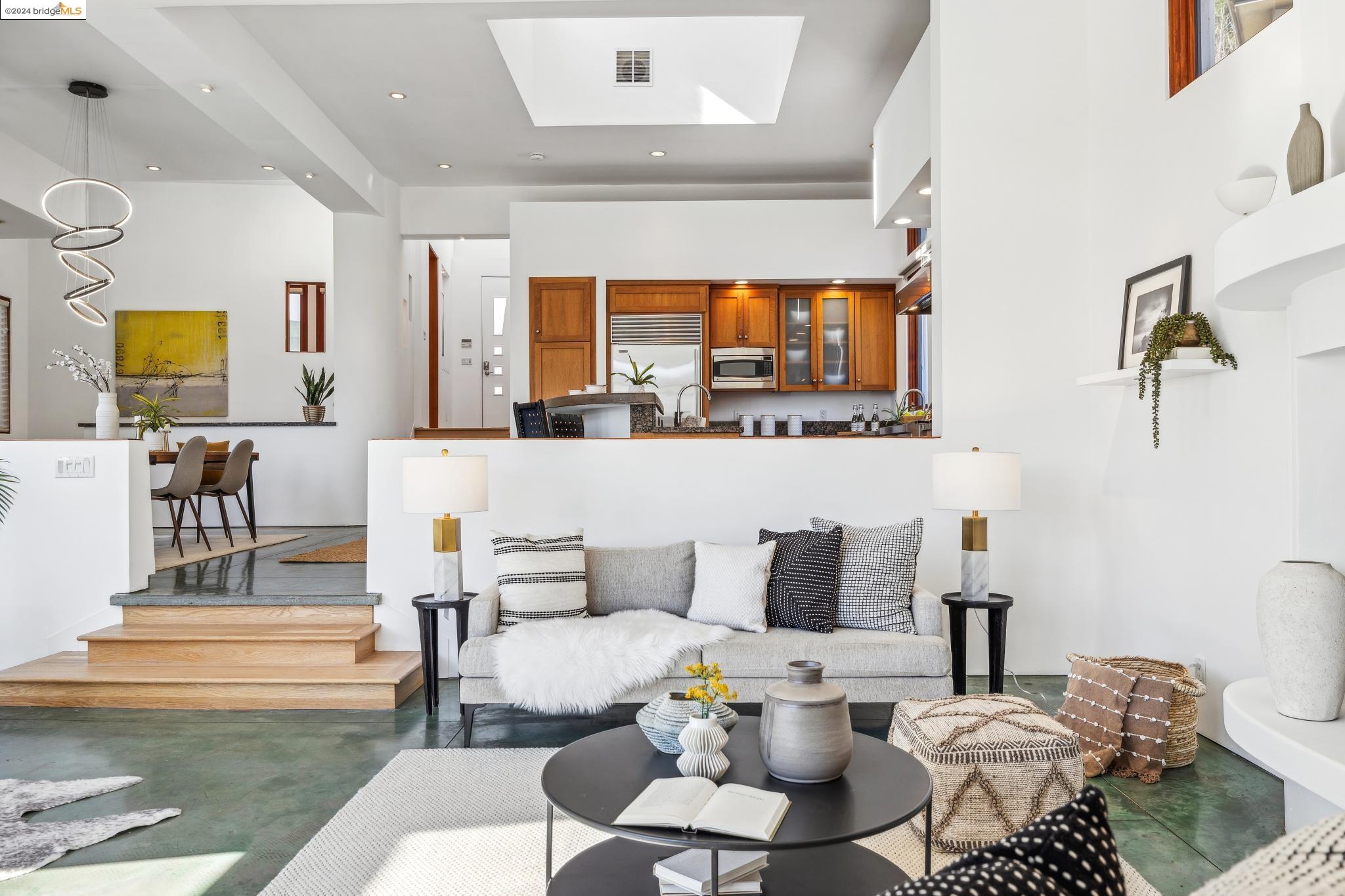 6938 Buckingham Blvd