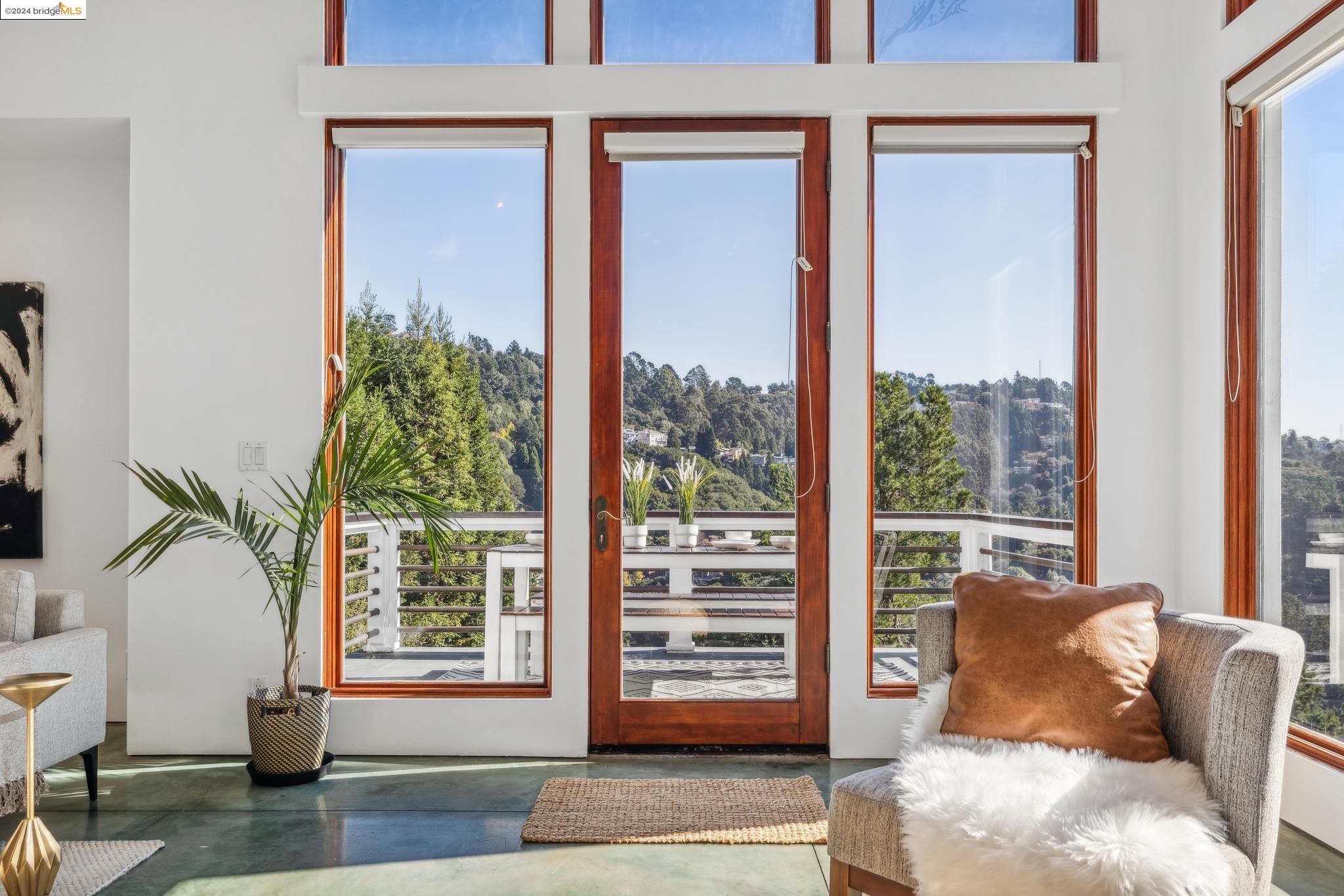 6938 Buckingham Blvd