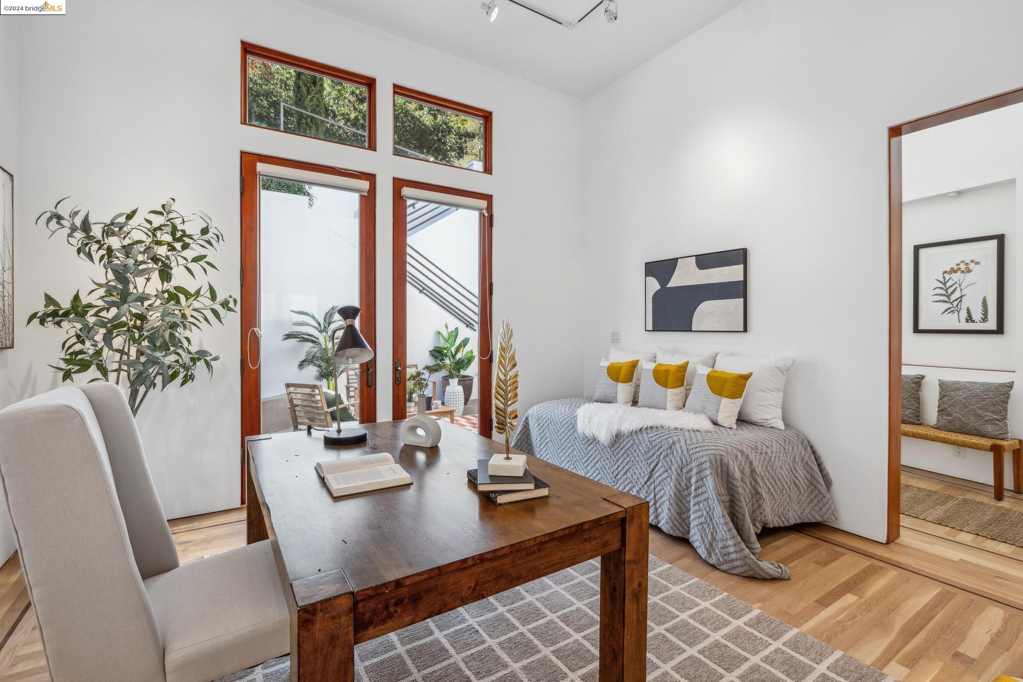 6938 Buckingham Blvd