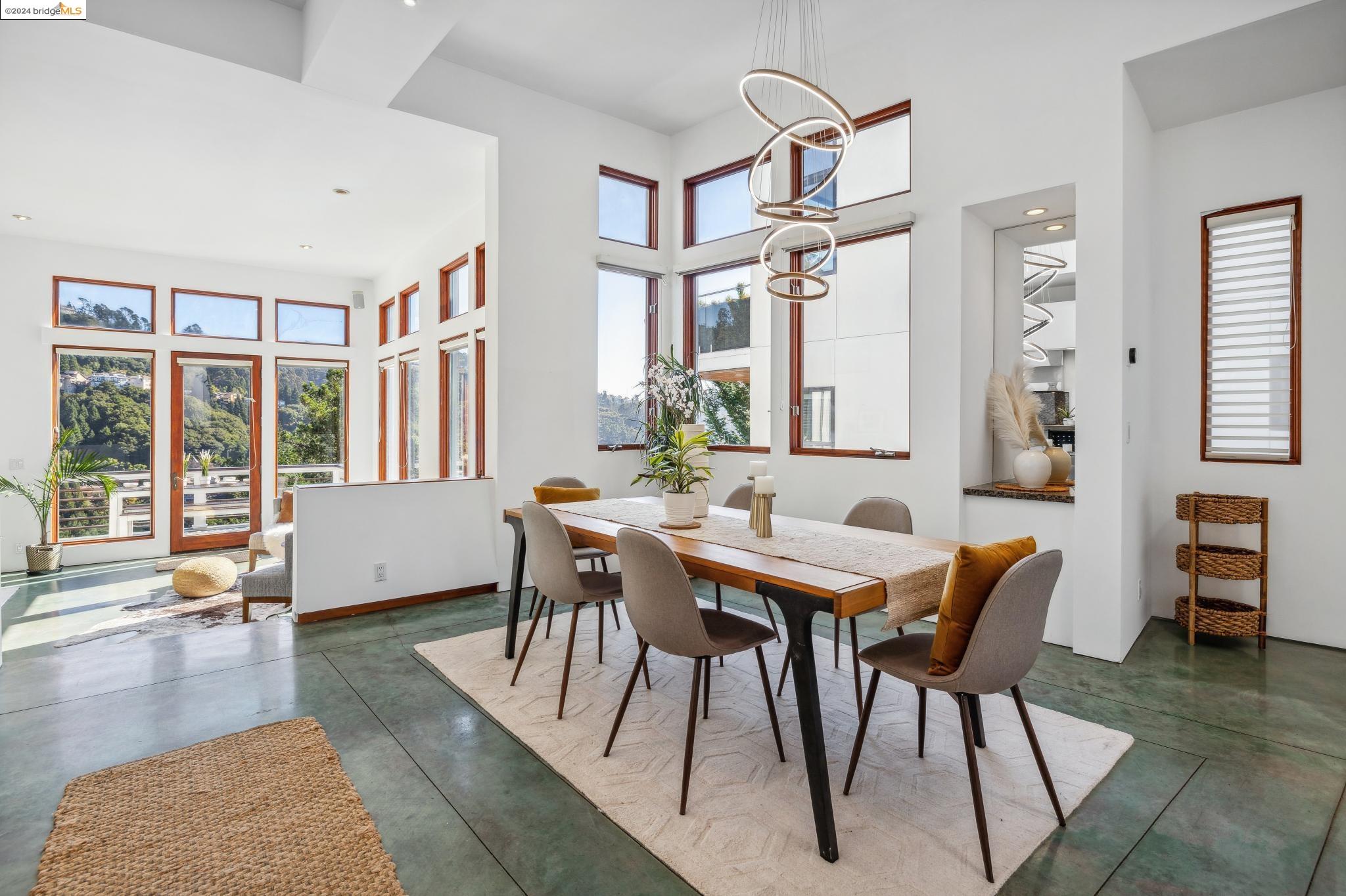 6938 Buckingham Blvd