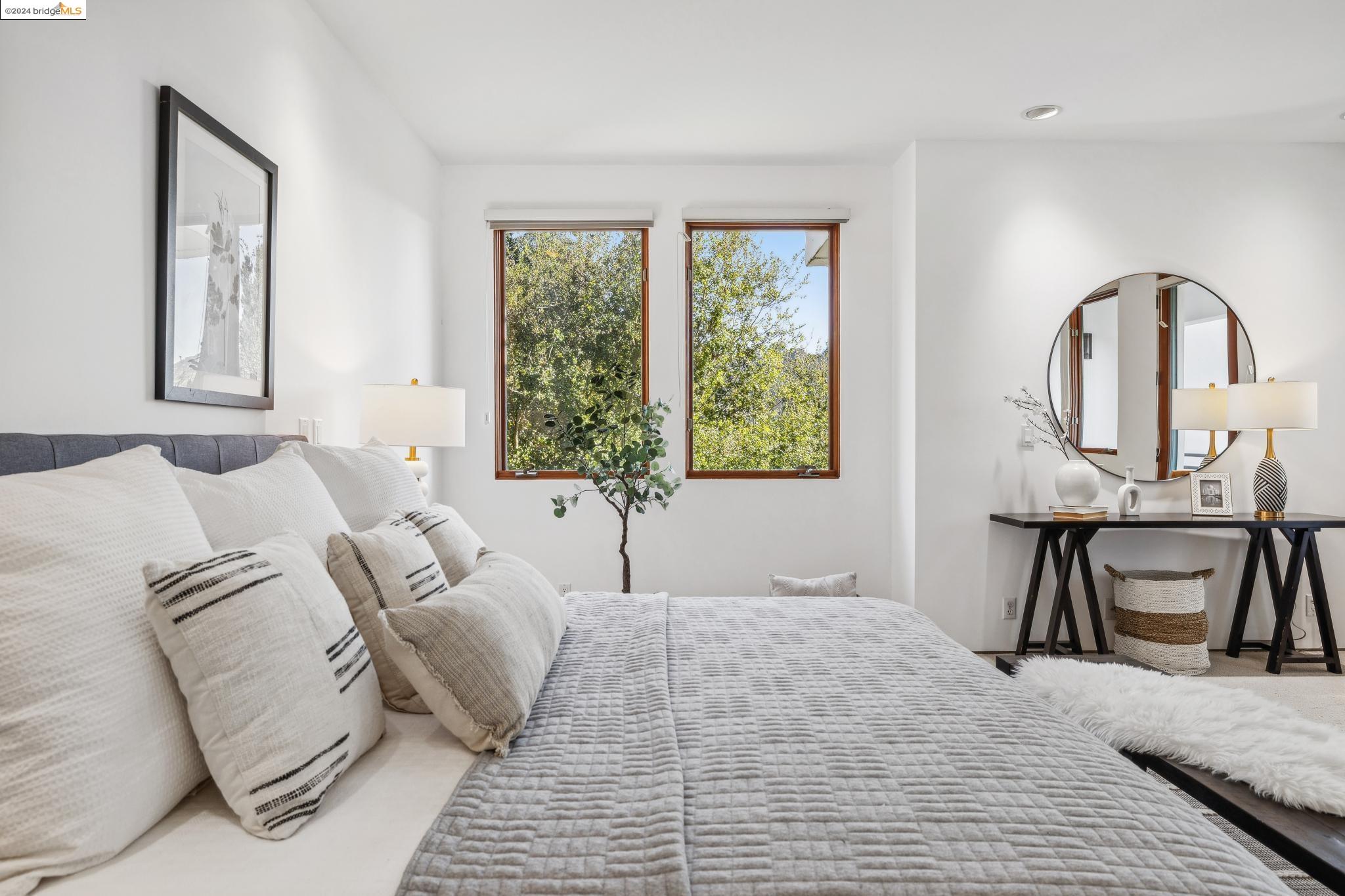 6938 Buckingham Blvd