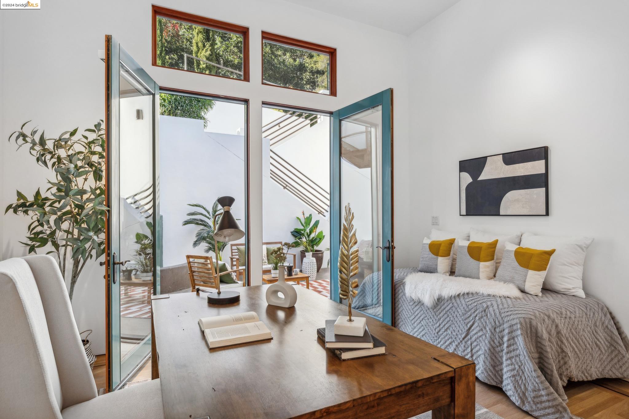 6938 Buckingham Blvd