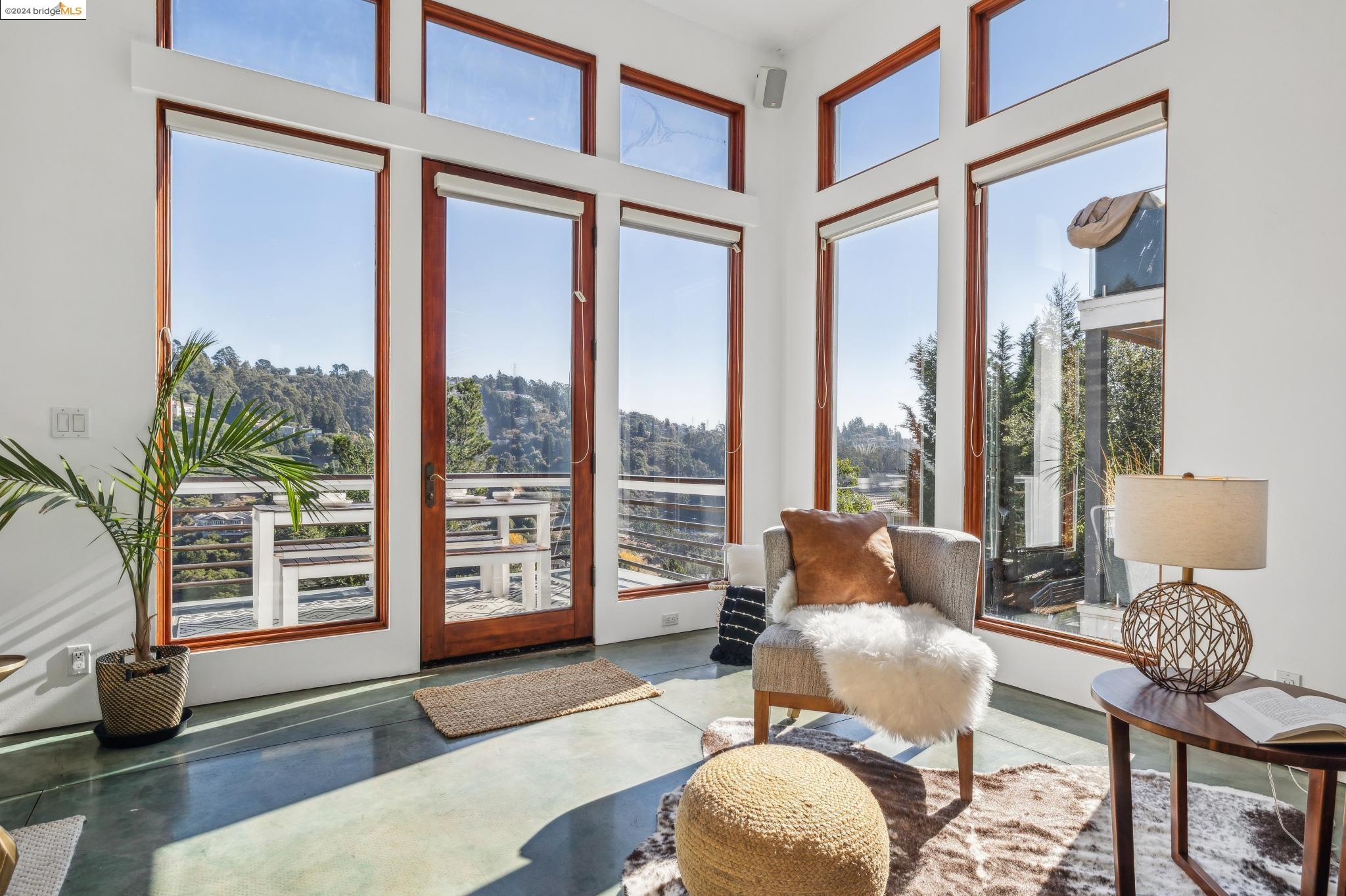 6938 Buckingham Blvd