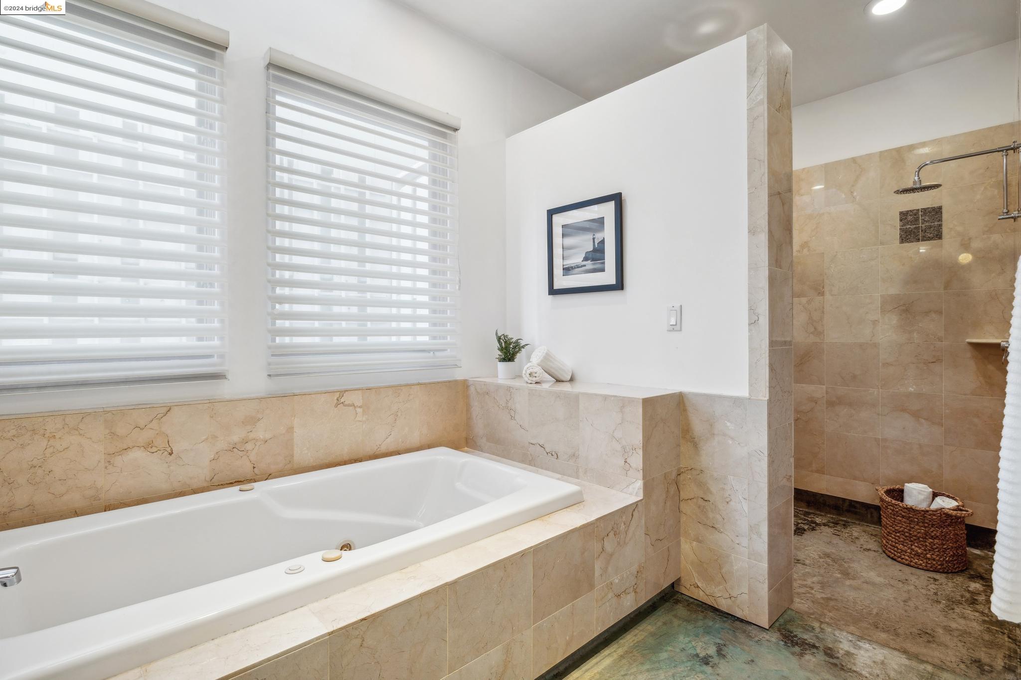 6938 Buckingham Blvd