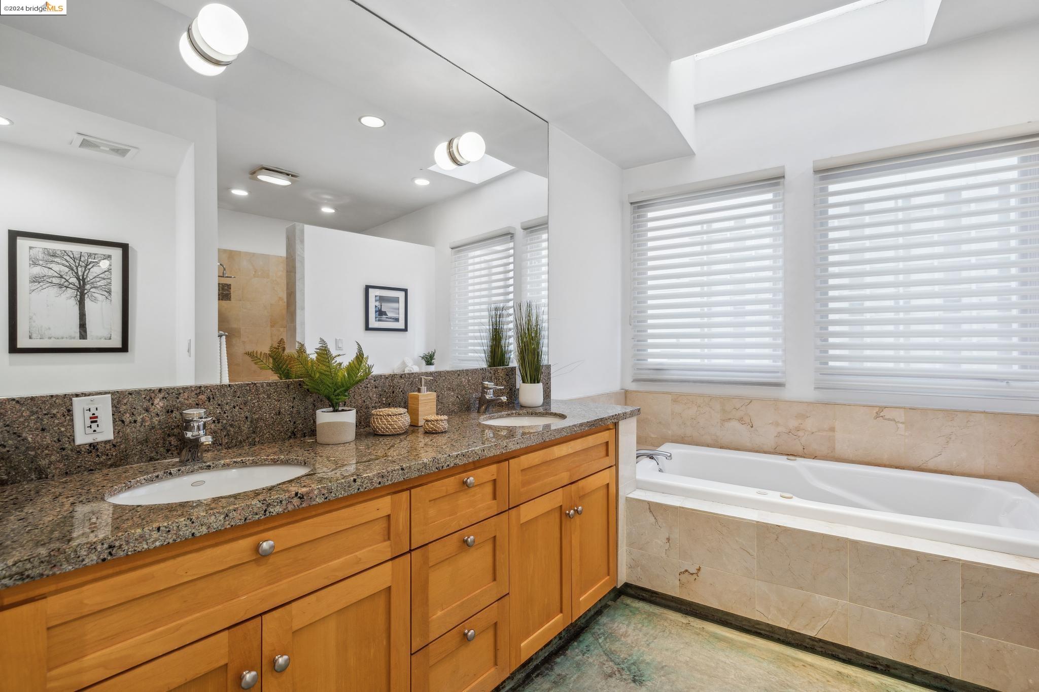 6938 Buckingham Blvd