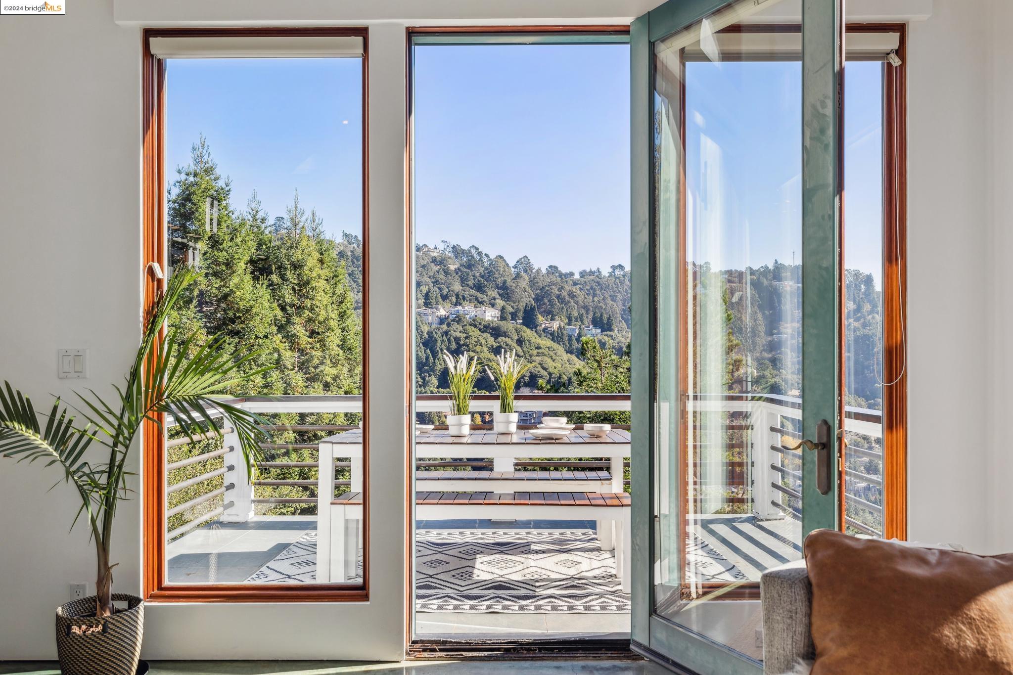 6938 Buckingham Blvd