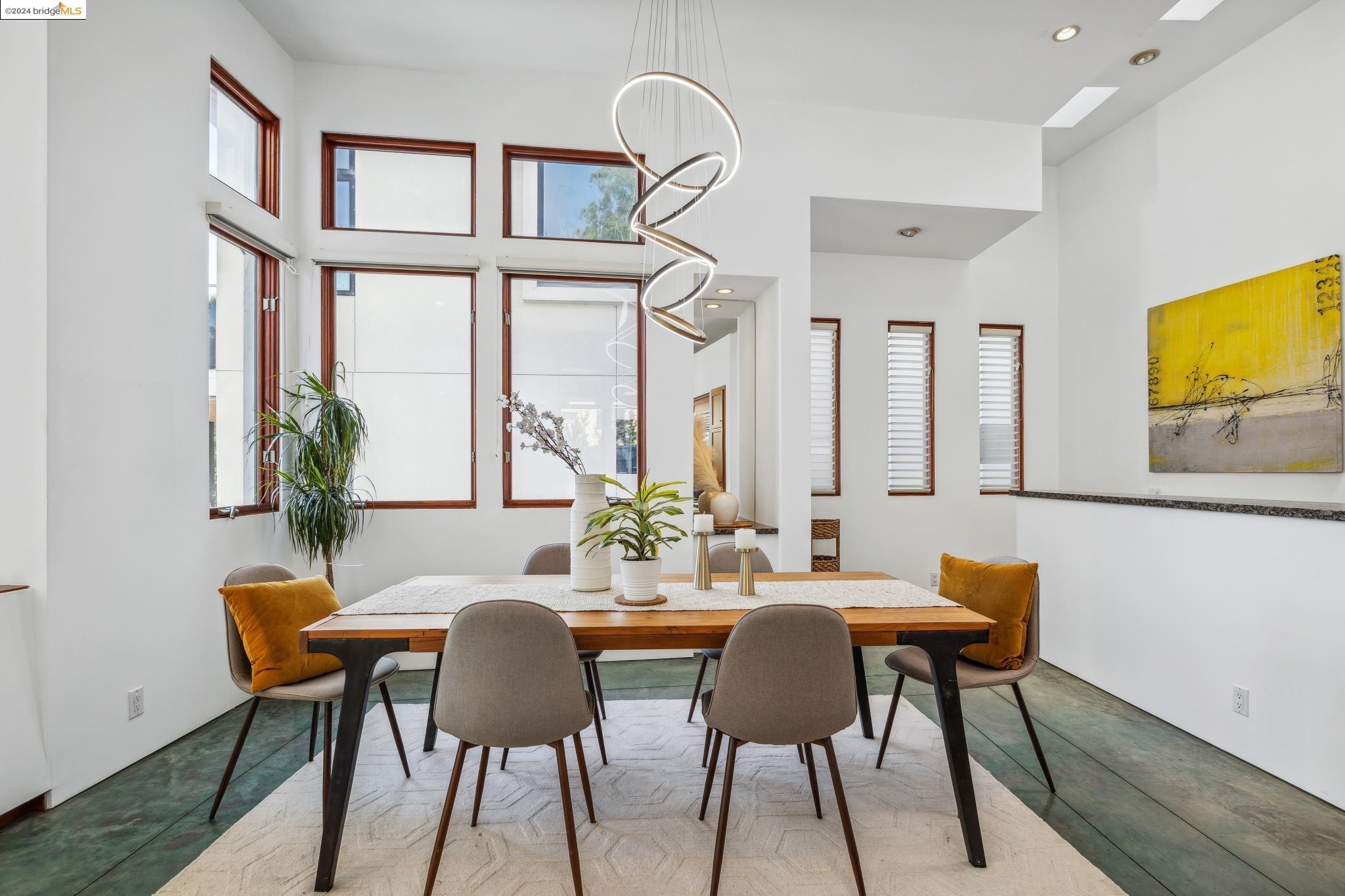 6938 Buckingham Blvd