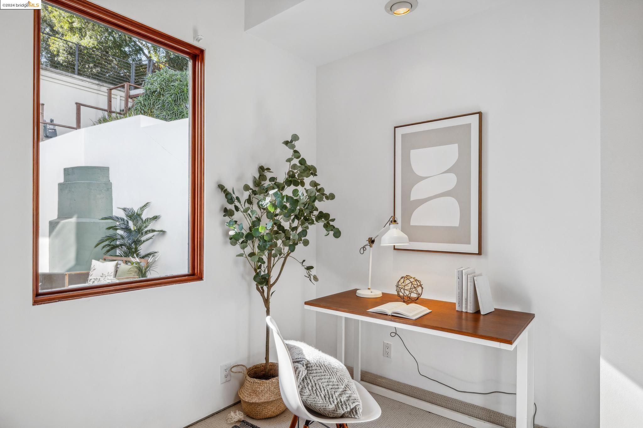 6938 Buckingham Blvd