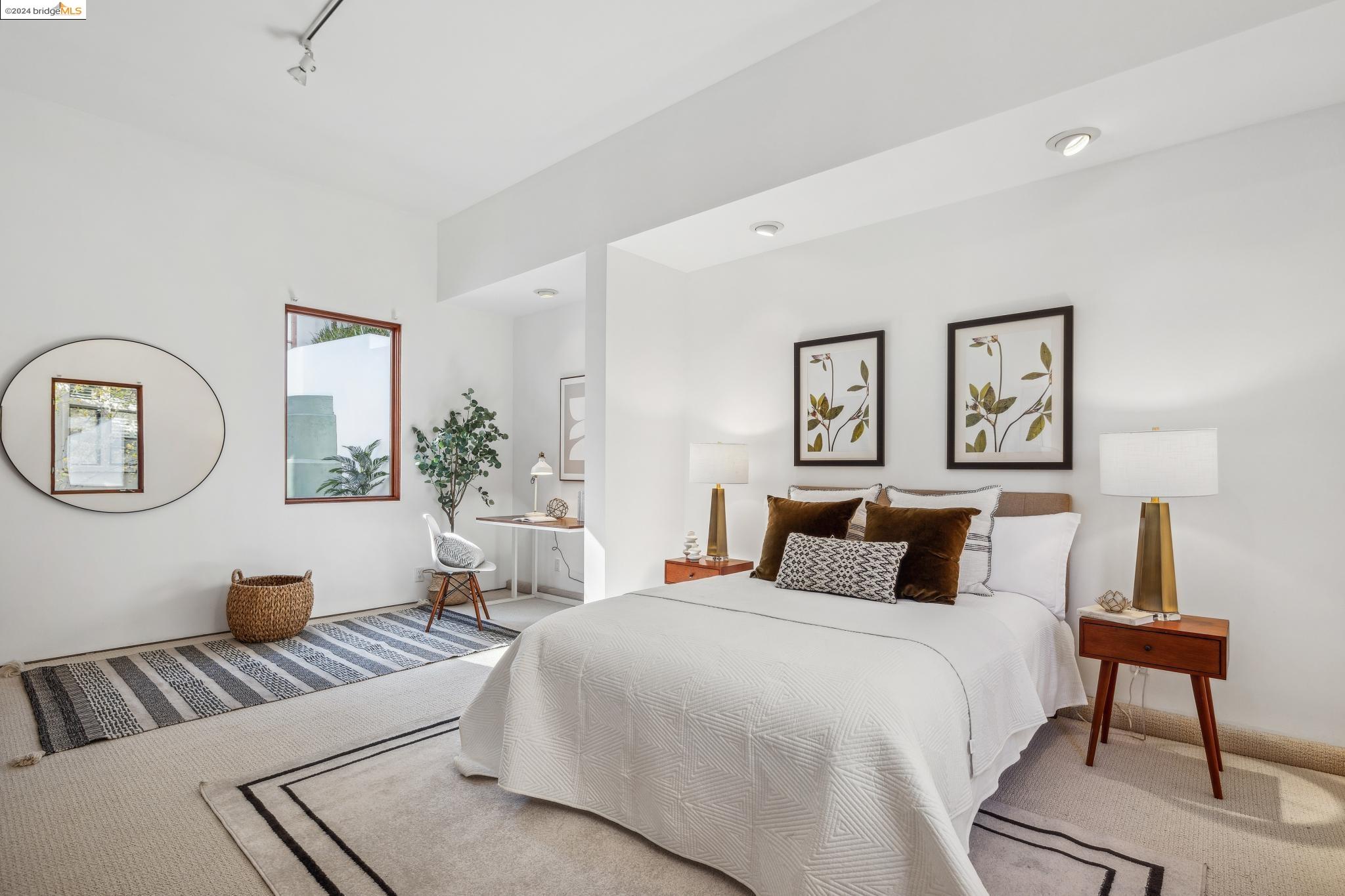 6938 Buckingham Blvd