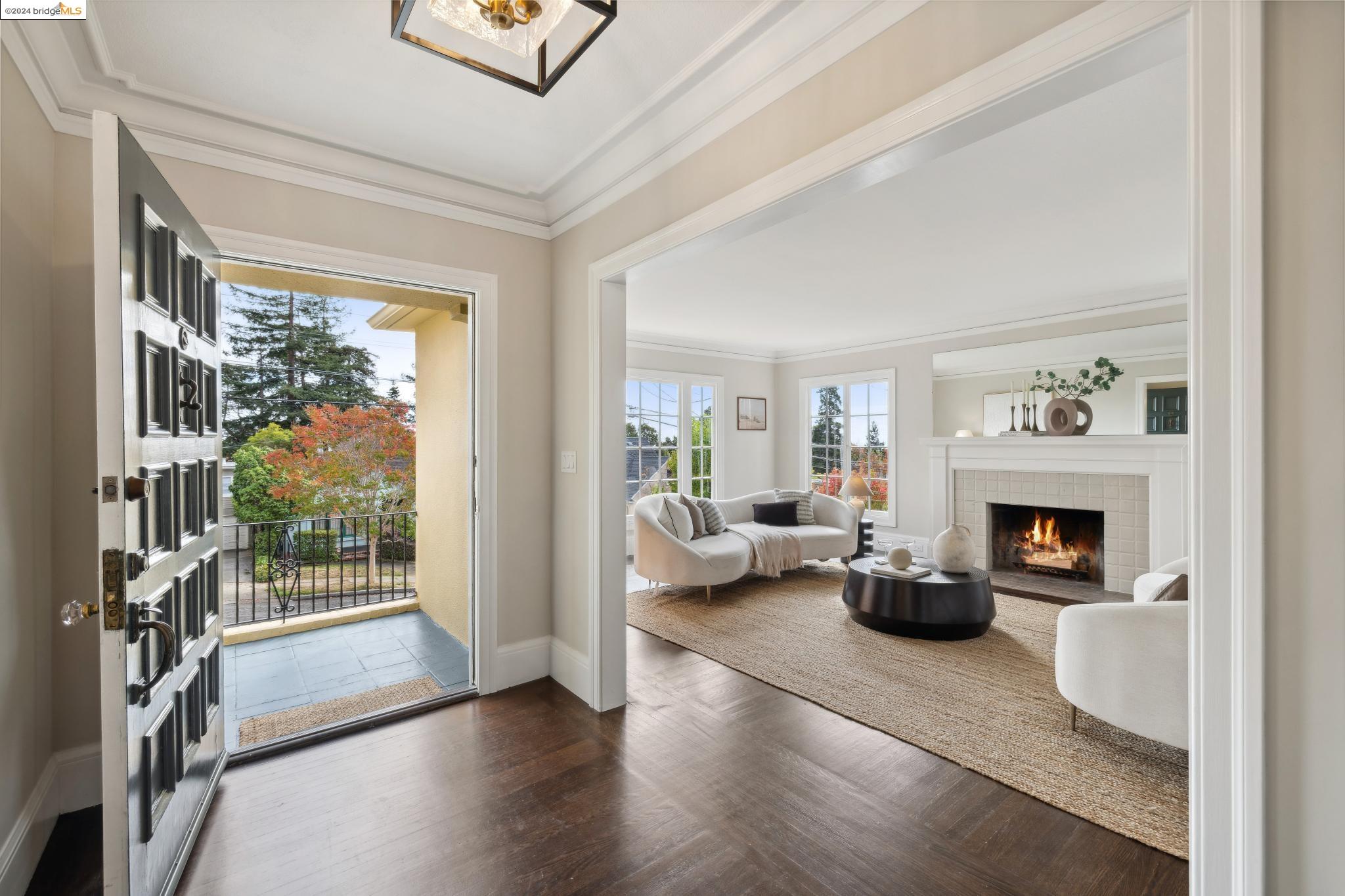 1106 Clarendon Cres.