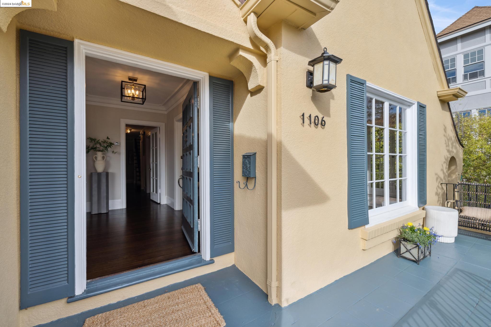 1106 Clarendon Cres.