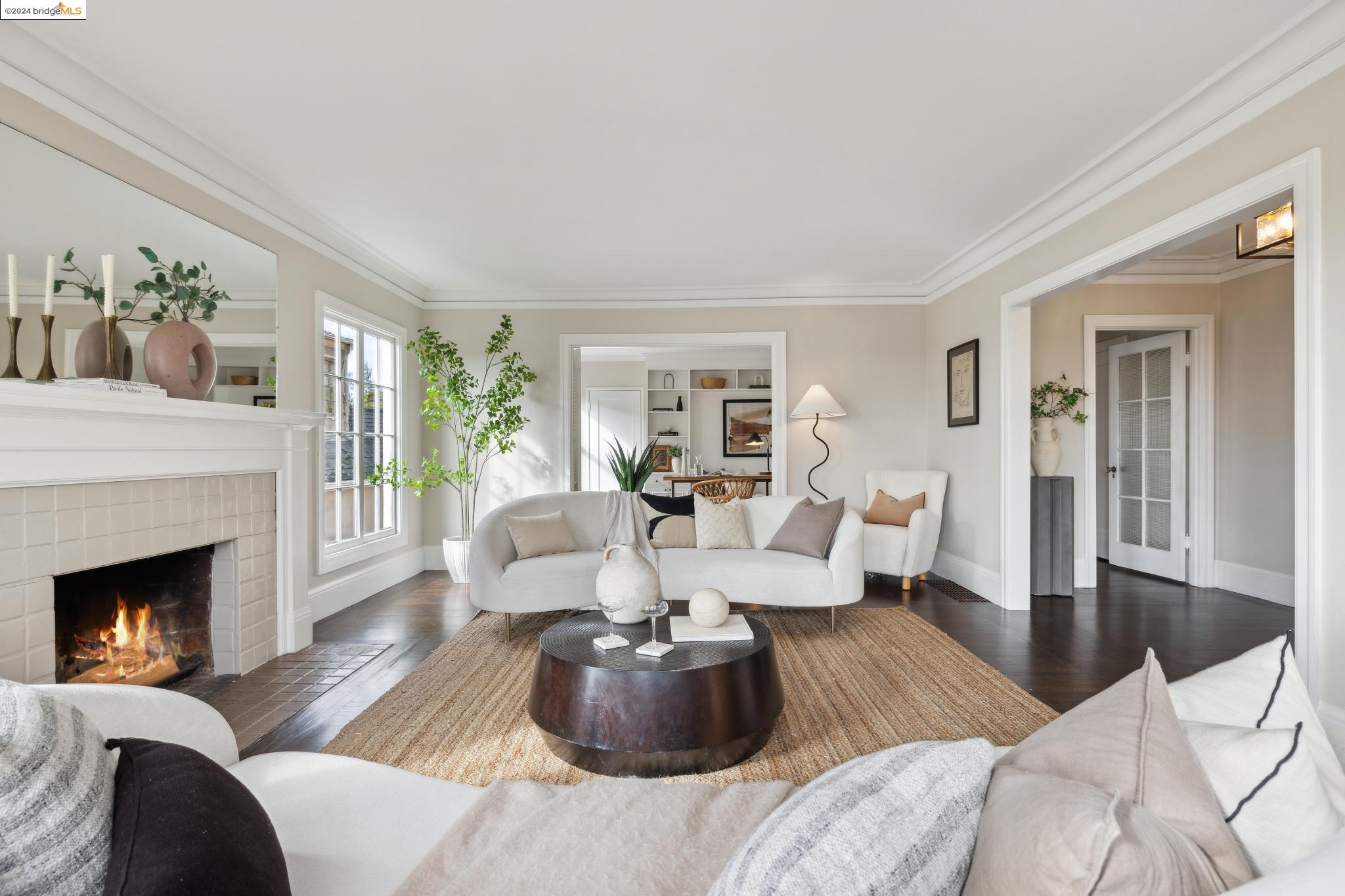 1106 Clarendon Cres.